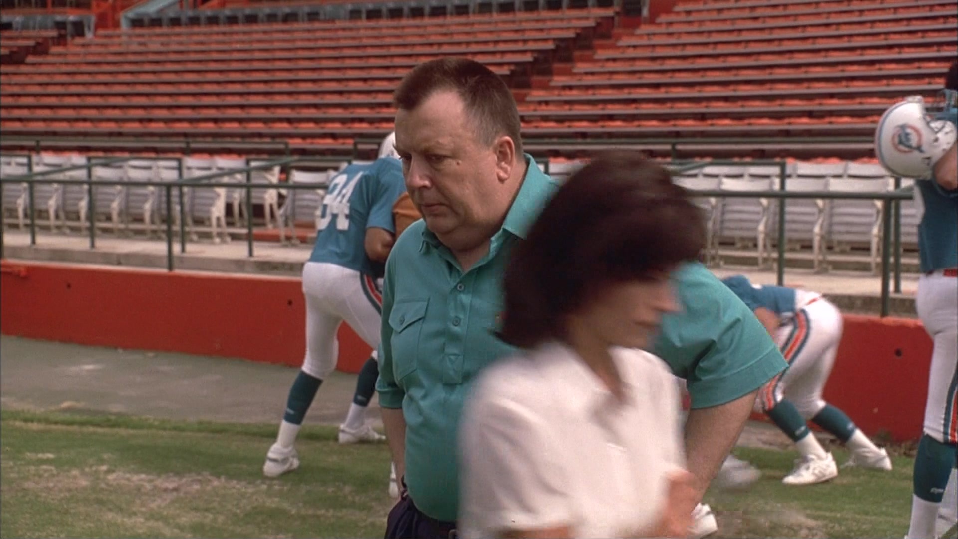 Ace Ventura: Pet Detective (1993), wide, 1.78:1 — film still