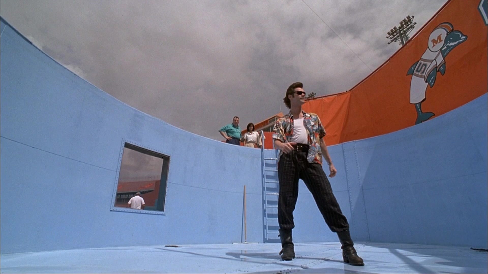 Ace Ventura: Pet Detective (1993), wide, 1.78:1 — film still