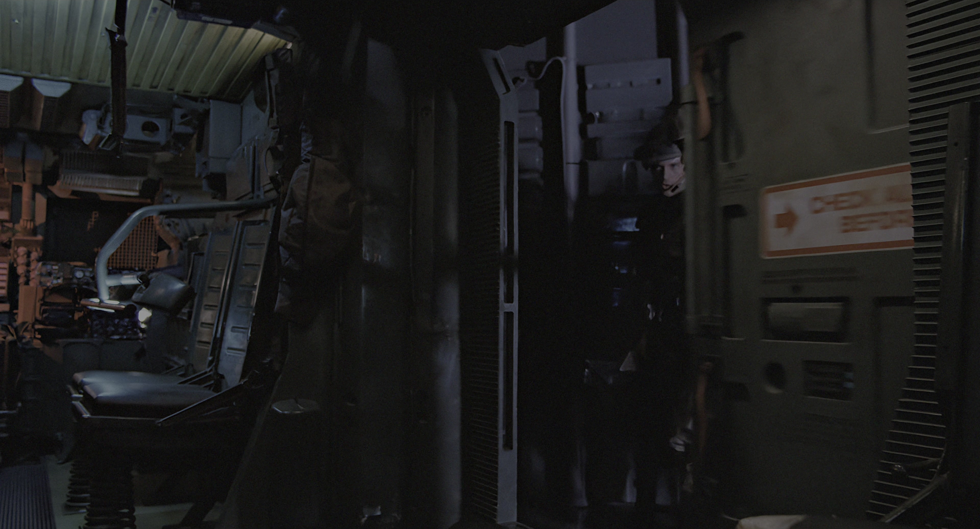 Aliens (1986), wide, 1.85:1 — film still