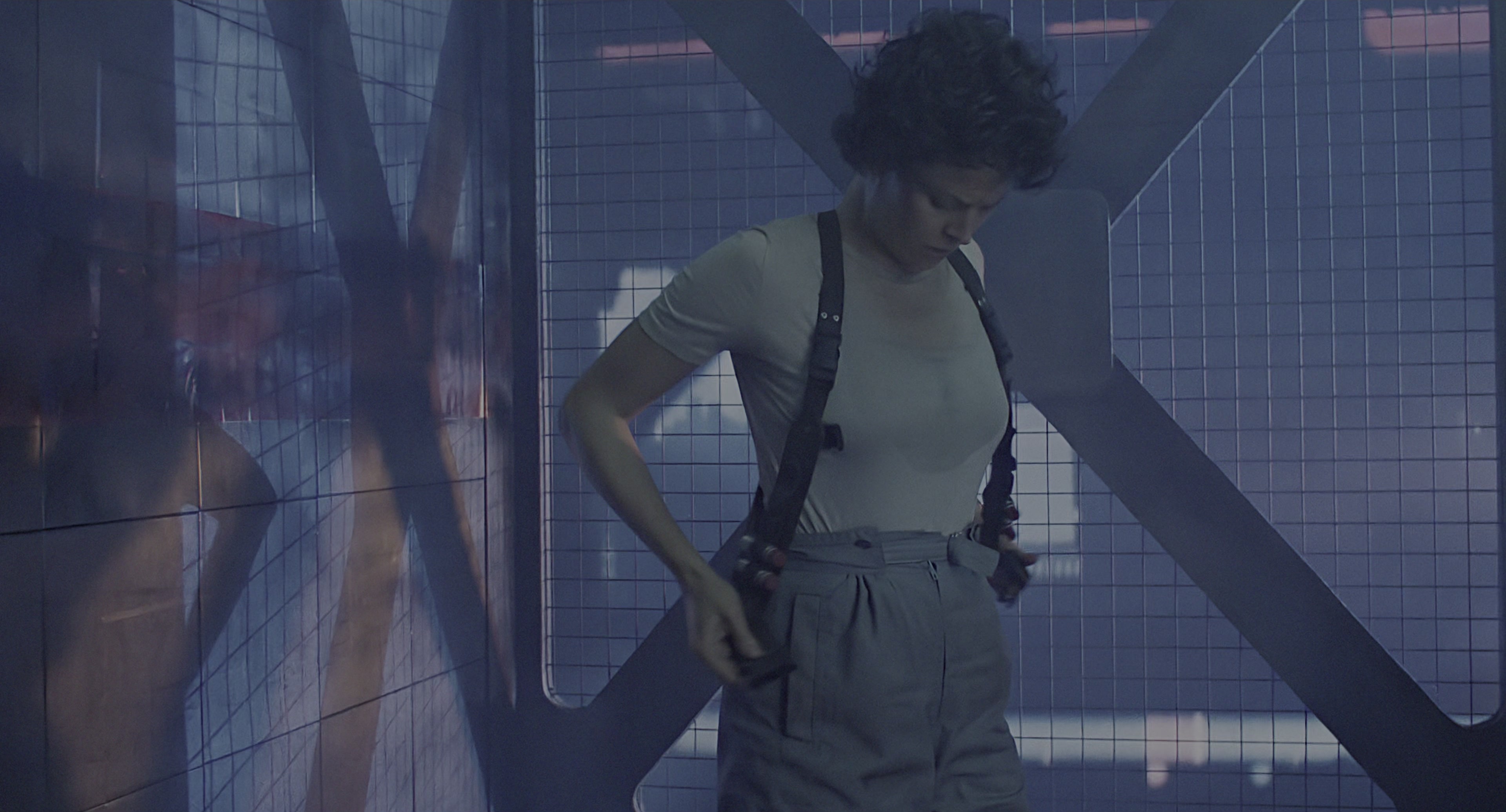 Aliens (1986), wide, 1.85:1 — film still