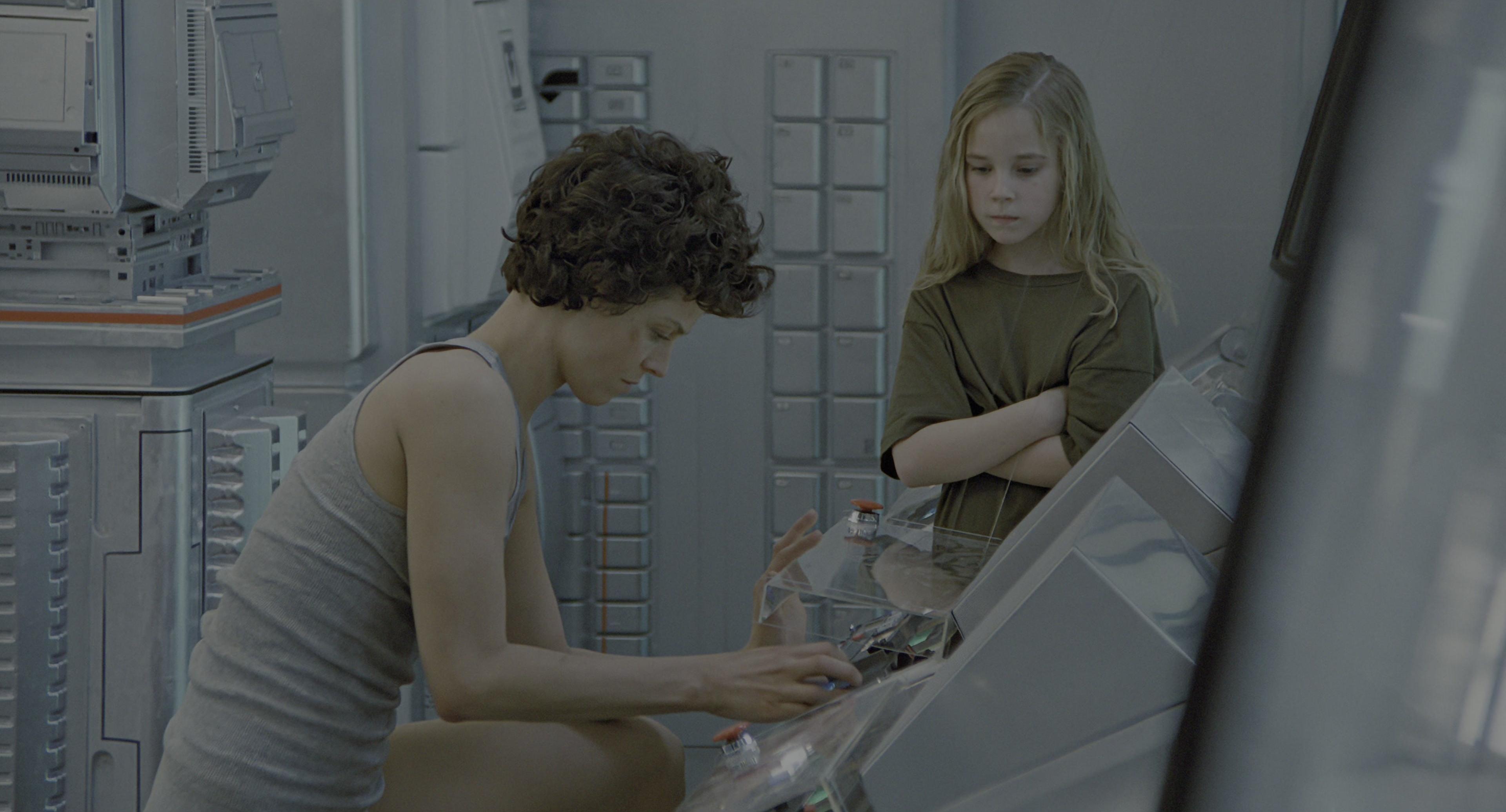 Aliens (1986), wide, 1.85:1 — film still