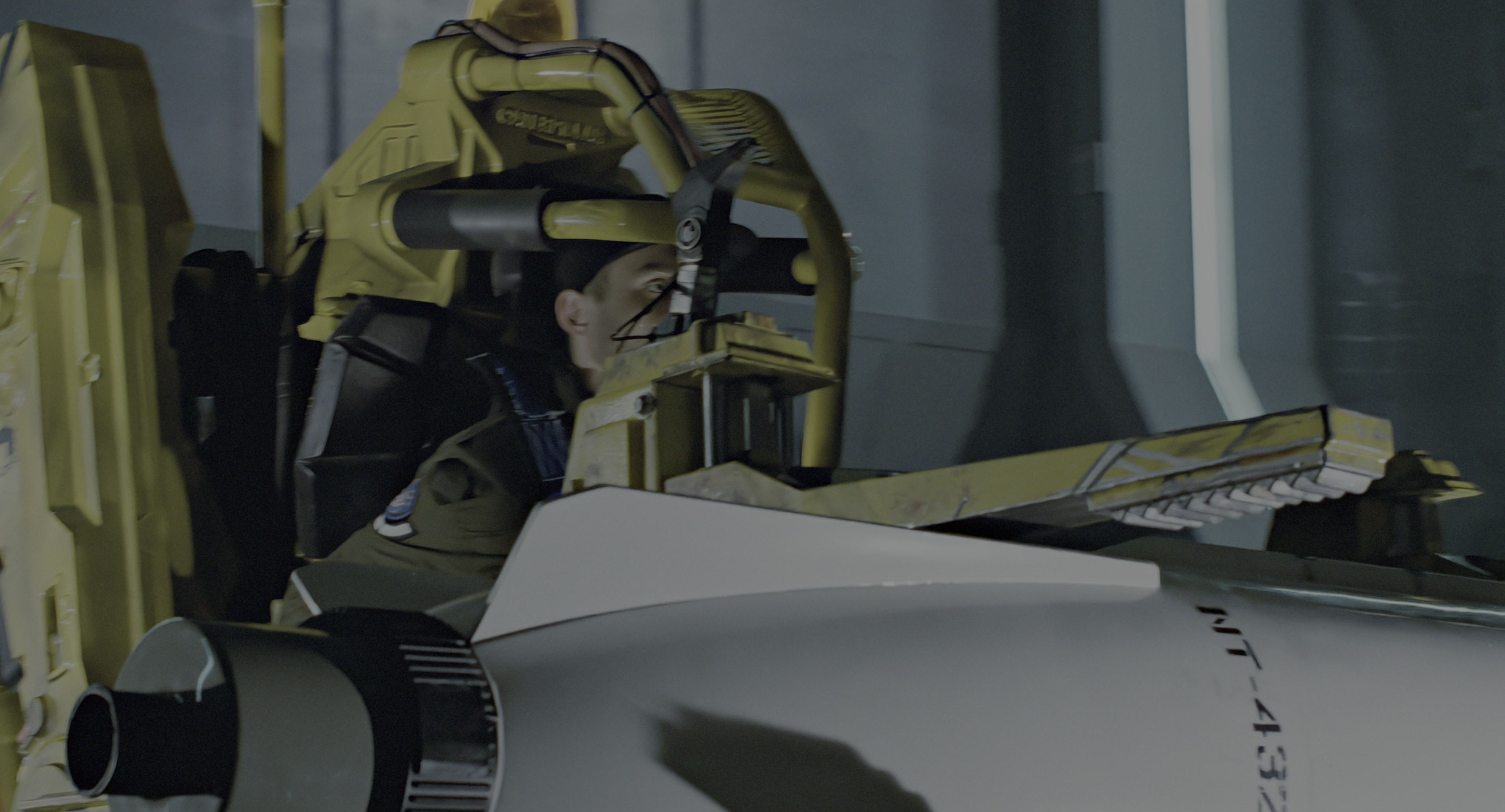 Aliens (1986), wide, 1.85:1 — film still