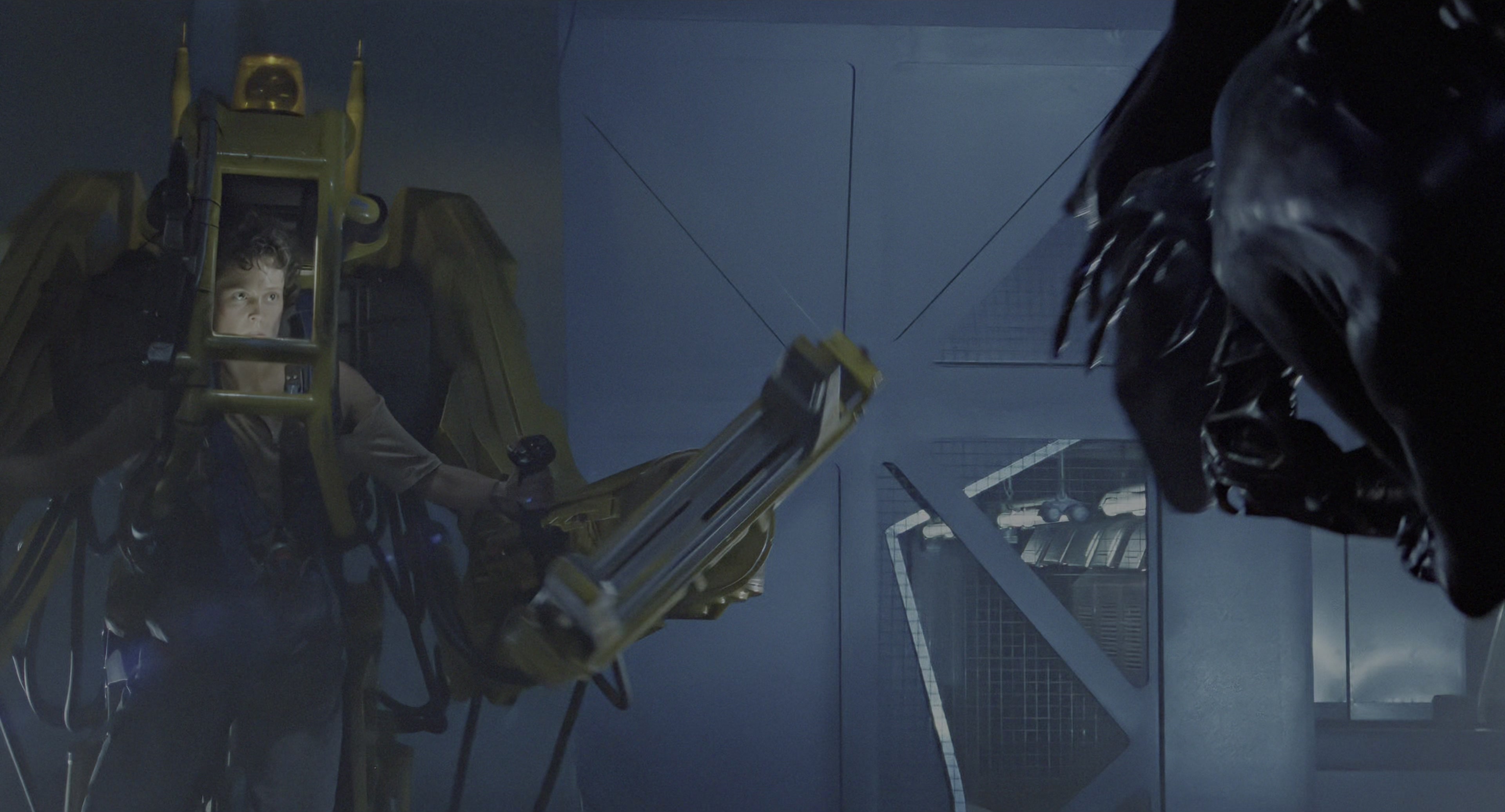 Aliens (1986), wide, 1.85:1 — film still