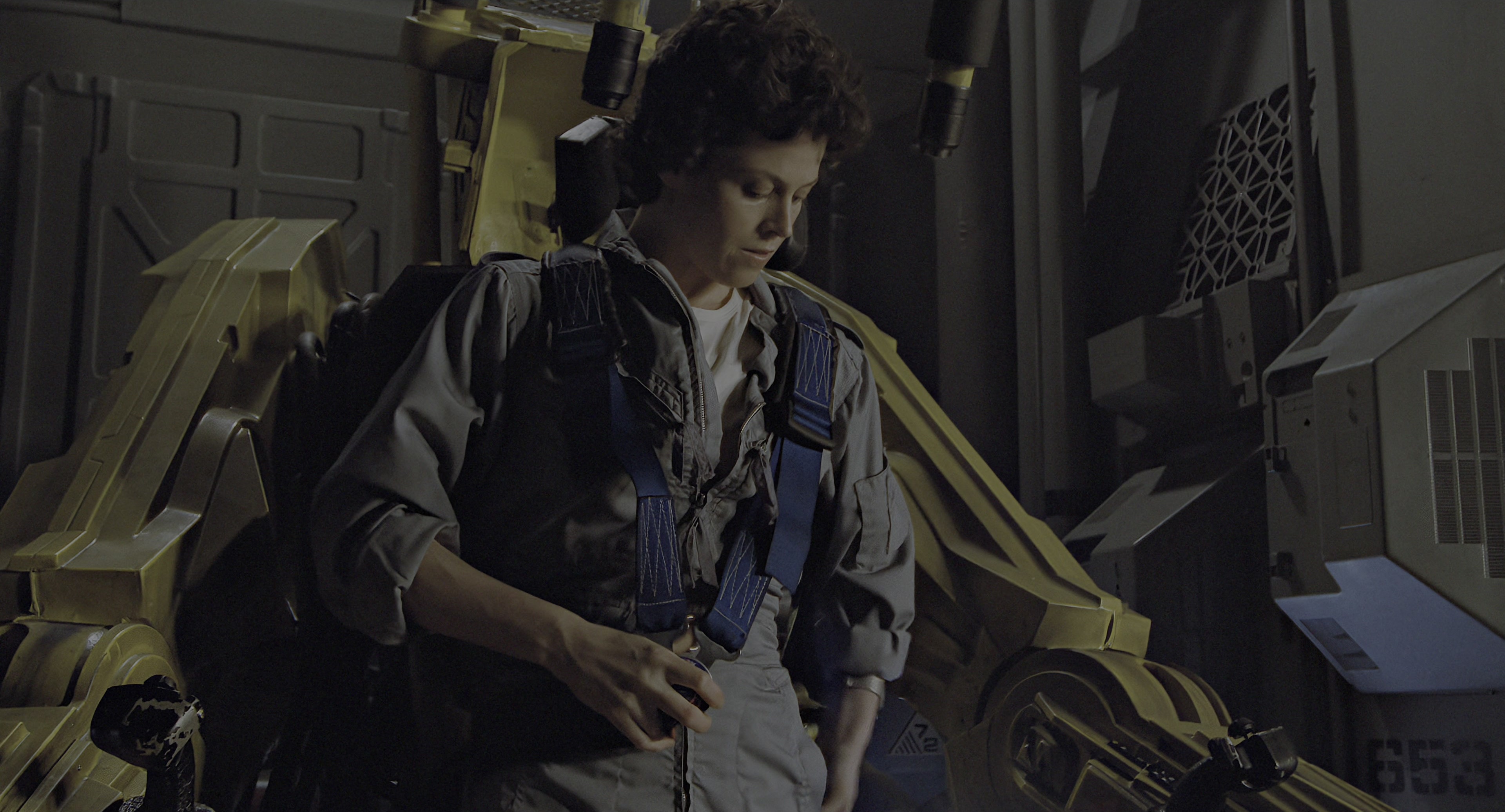 Aliens (1986), wide, 1.85:1 — film still