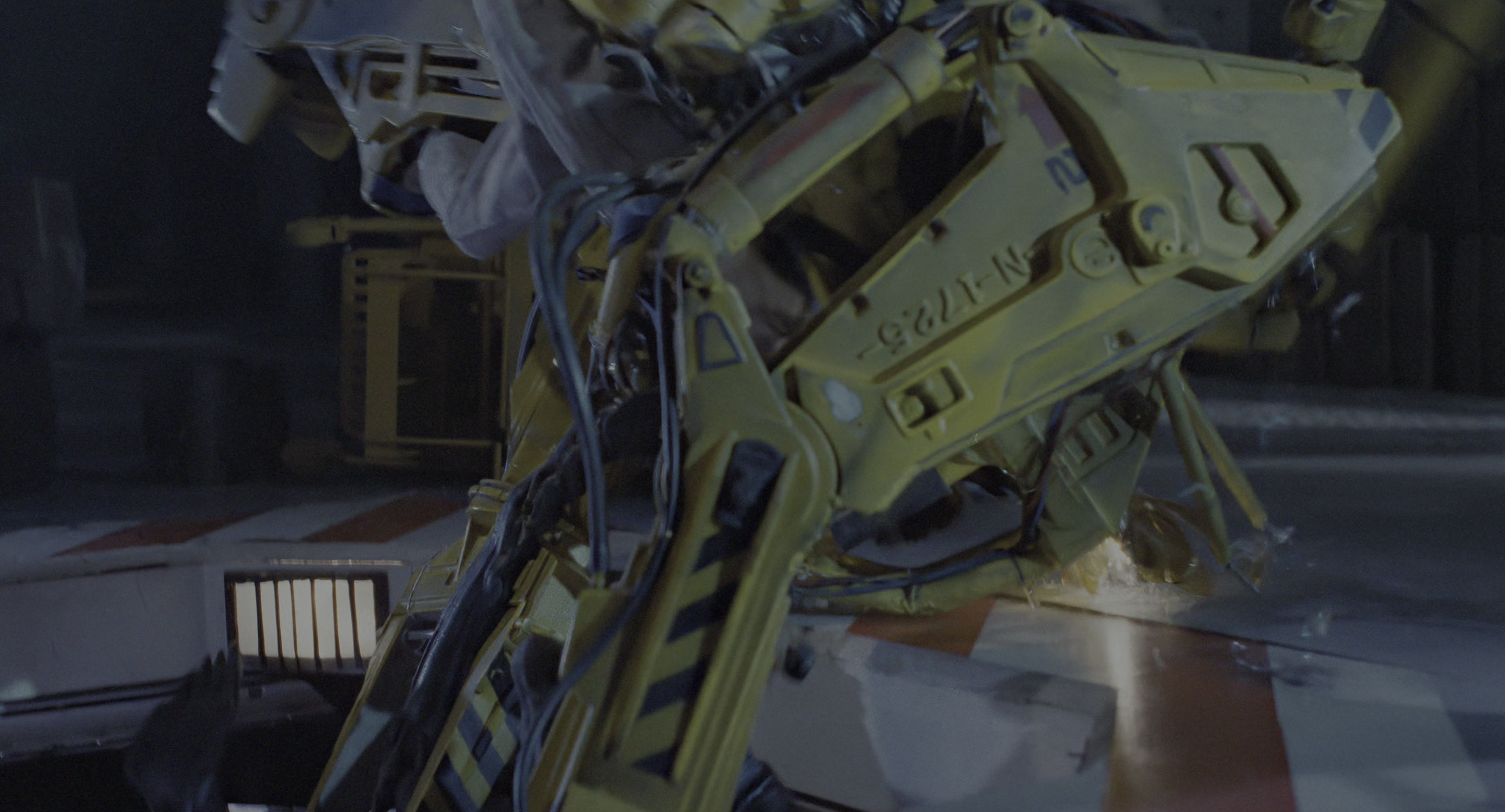 Aliens (1986), wide, 1.85:1 — film still