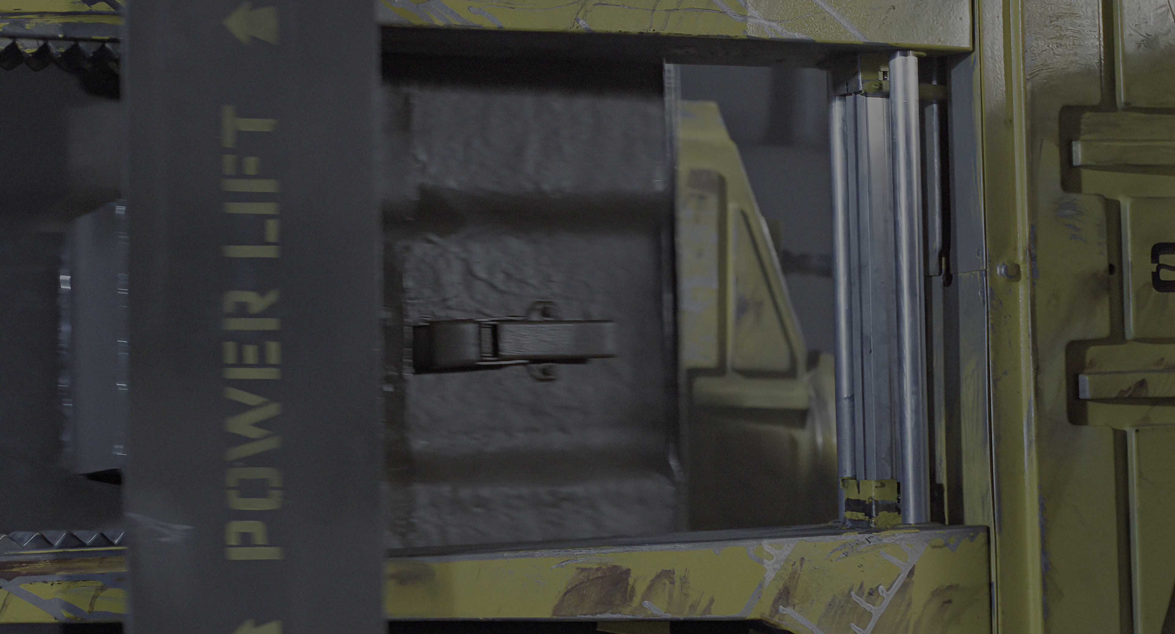 Aliens (1986), wide, 1.85:1 — film still