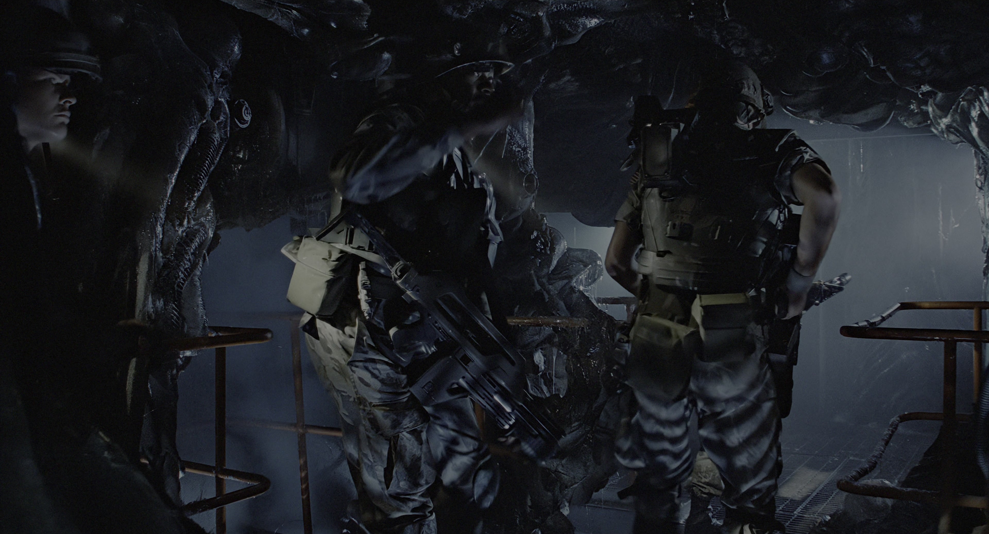 Aliens (1986), wide, 1.85:1 — film still