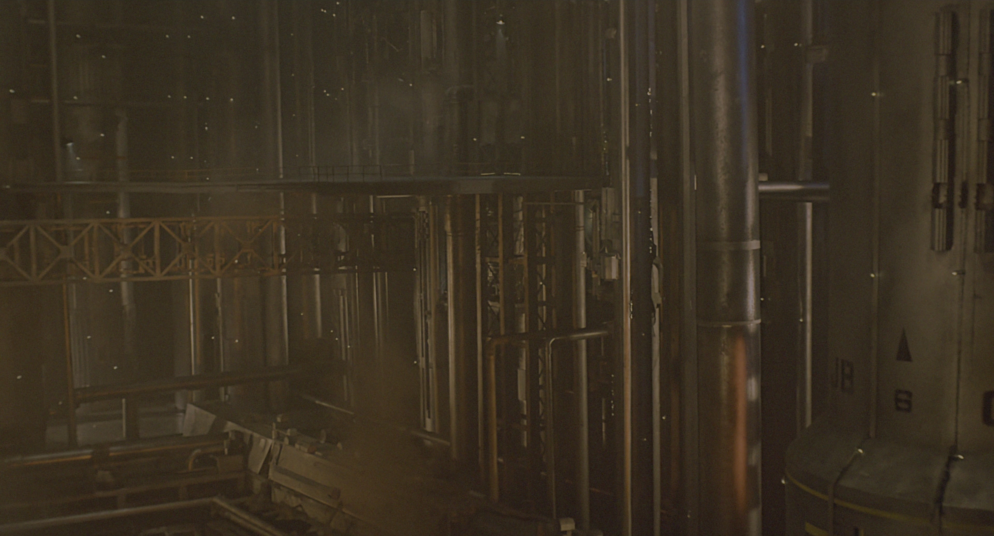 Aliens (1986), wide, 1.85:1 — film still