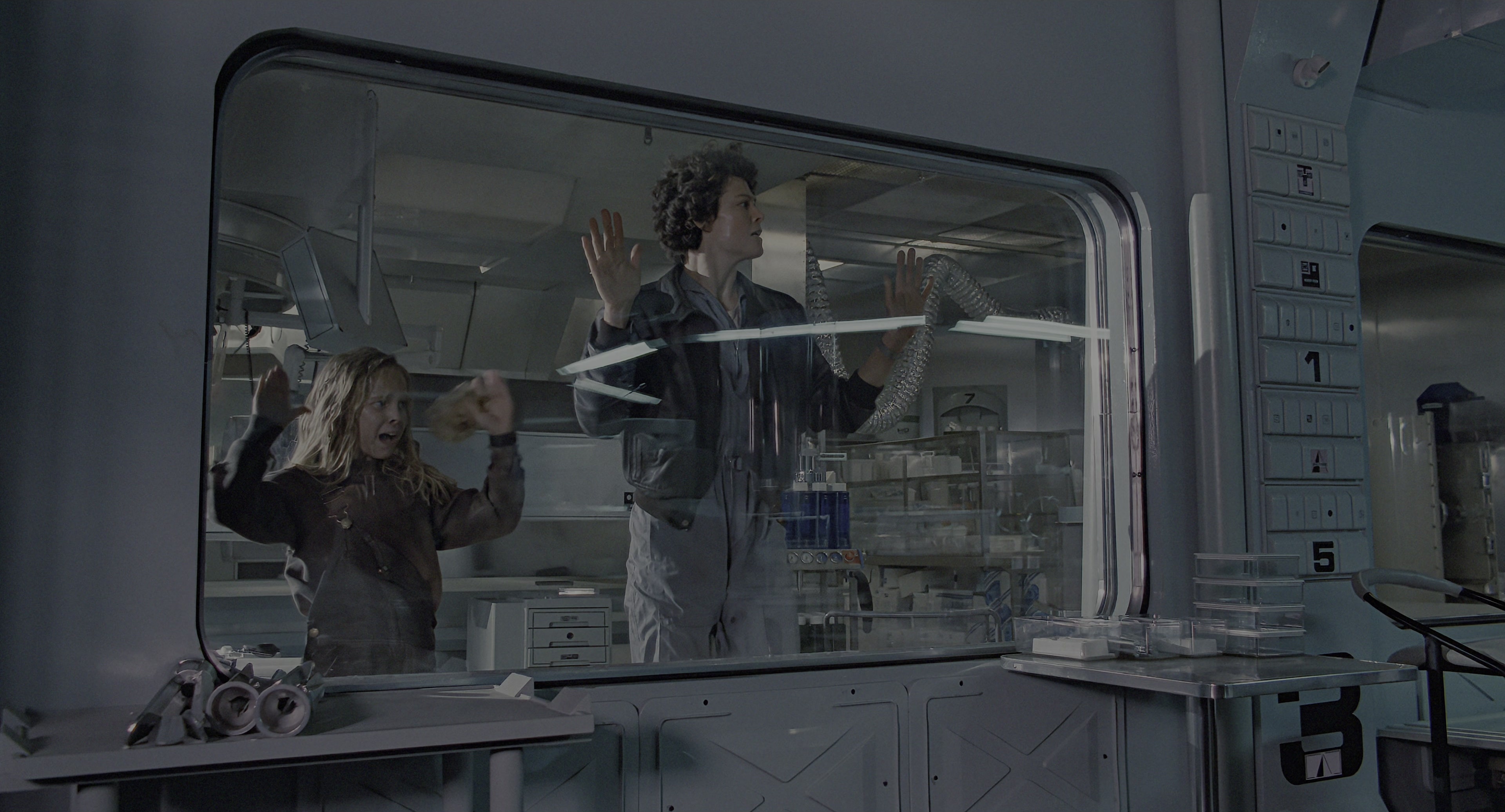 Aliens (1986), wide, 1.85:1 — film still
