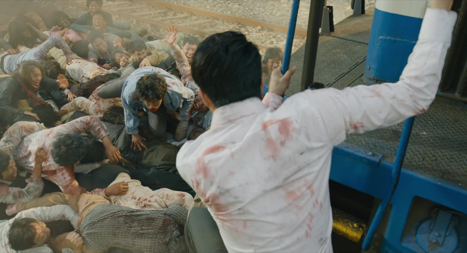 Busanhaeng (2016), wide, 1.84:1 — film still