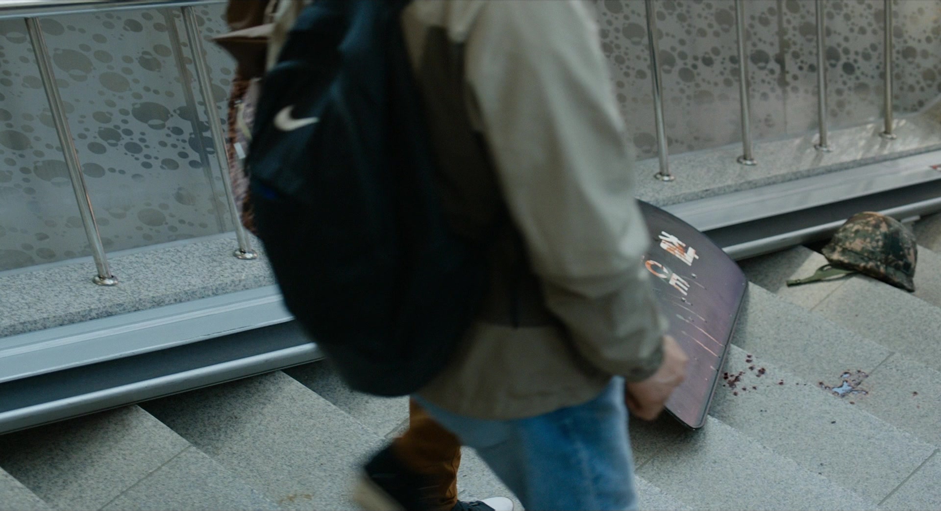 Busanhaeng (2016), wide, 1.84:1 — film still
