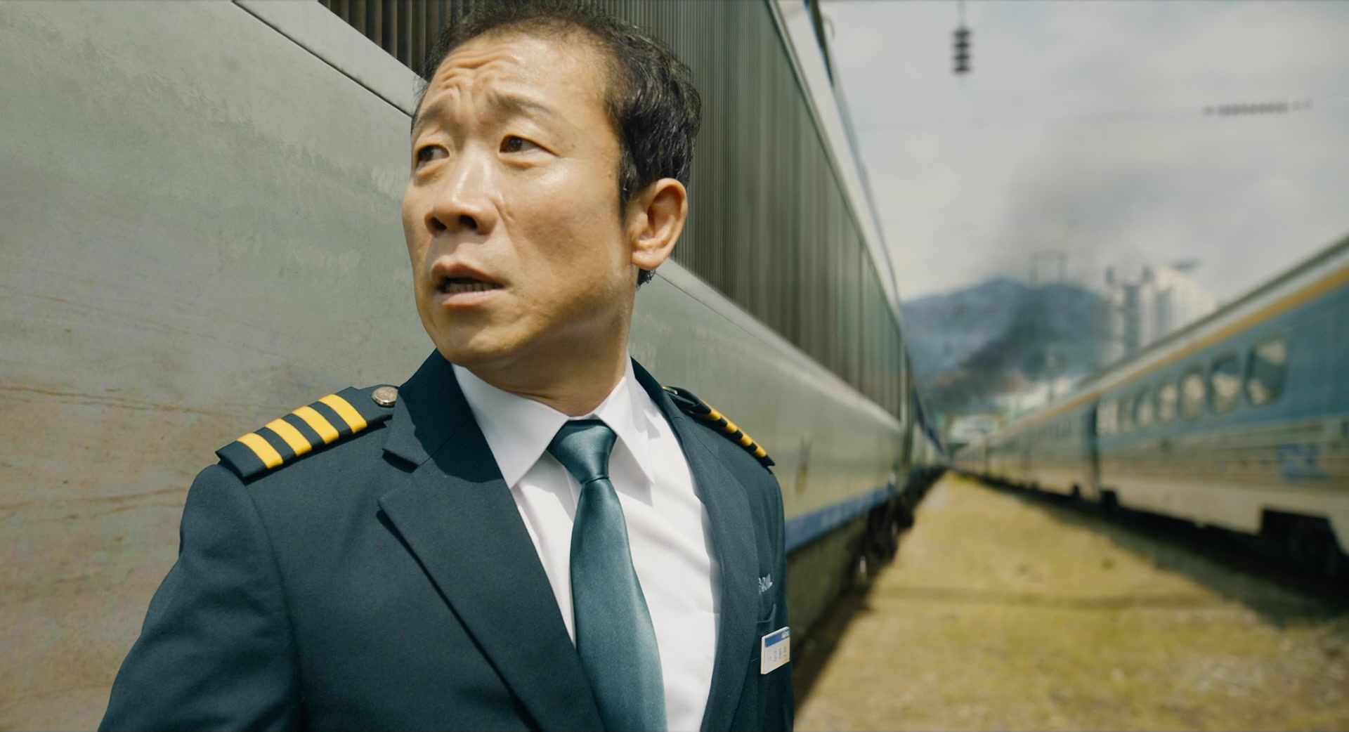 Busanhaeng (2016), wide, 1.84:1 — film still
