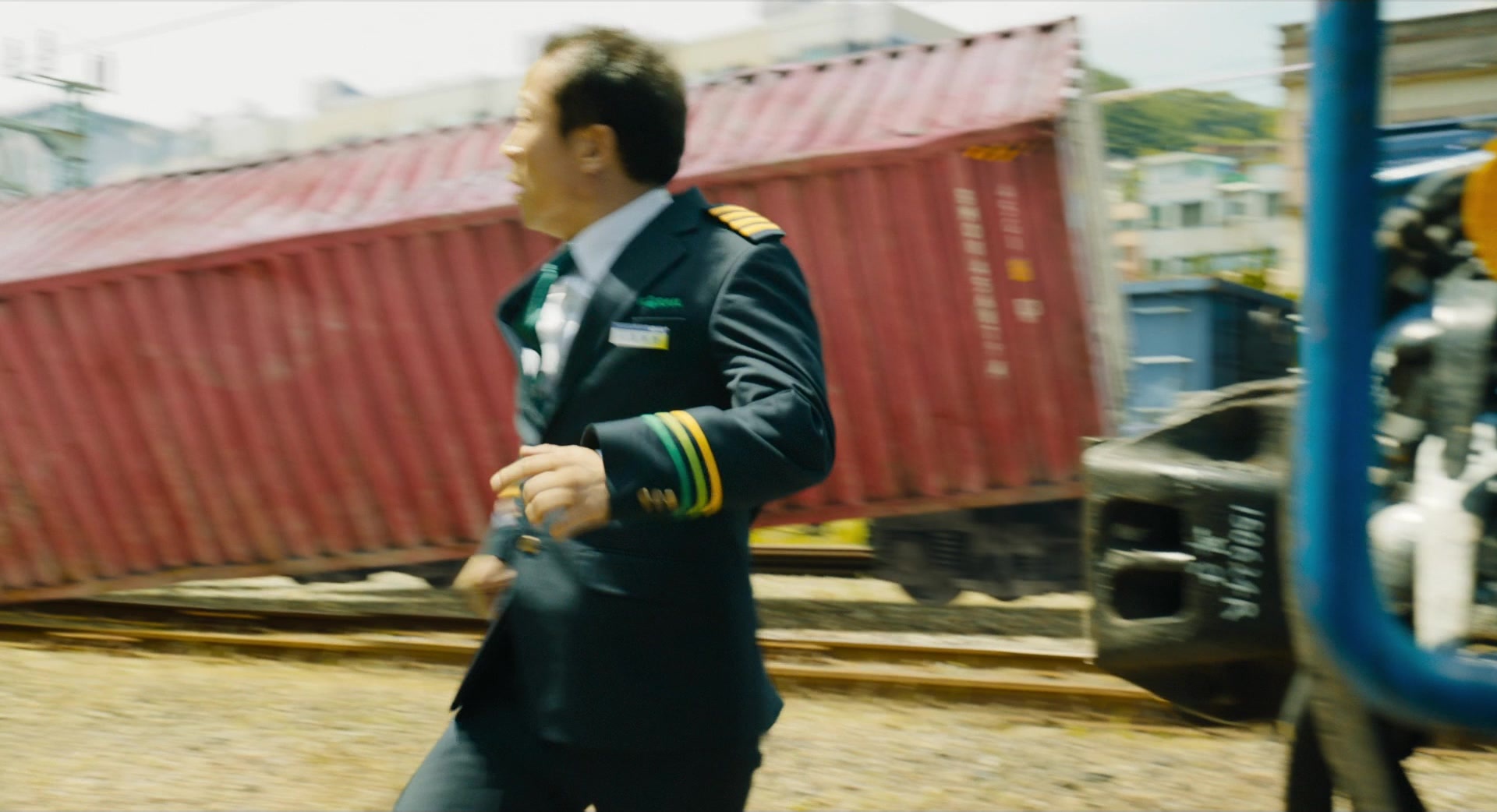 Busanhaeng (2016), wide, 1.84:1 — film still