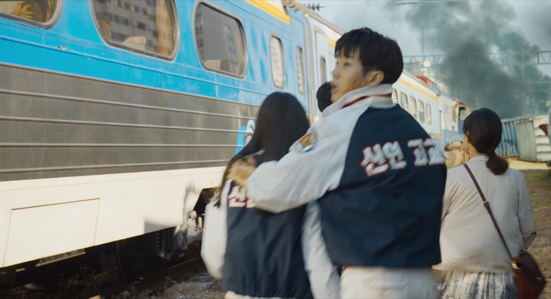 Busanhaeng (2016), wide, 1.84:1 — film still