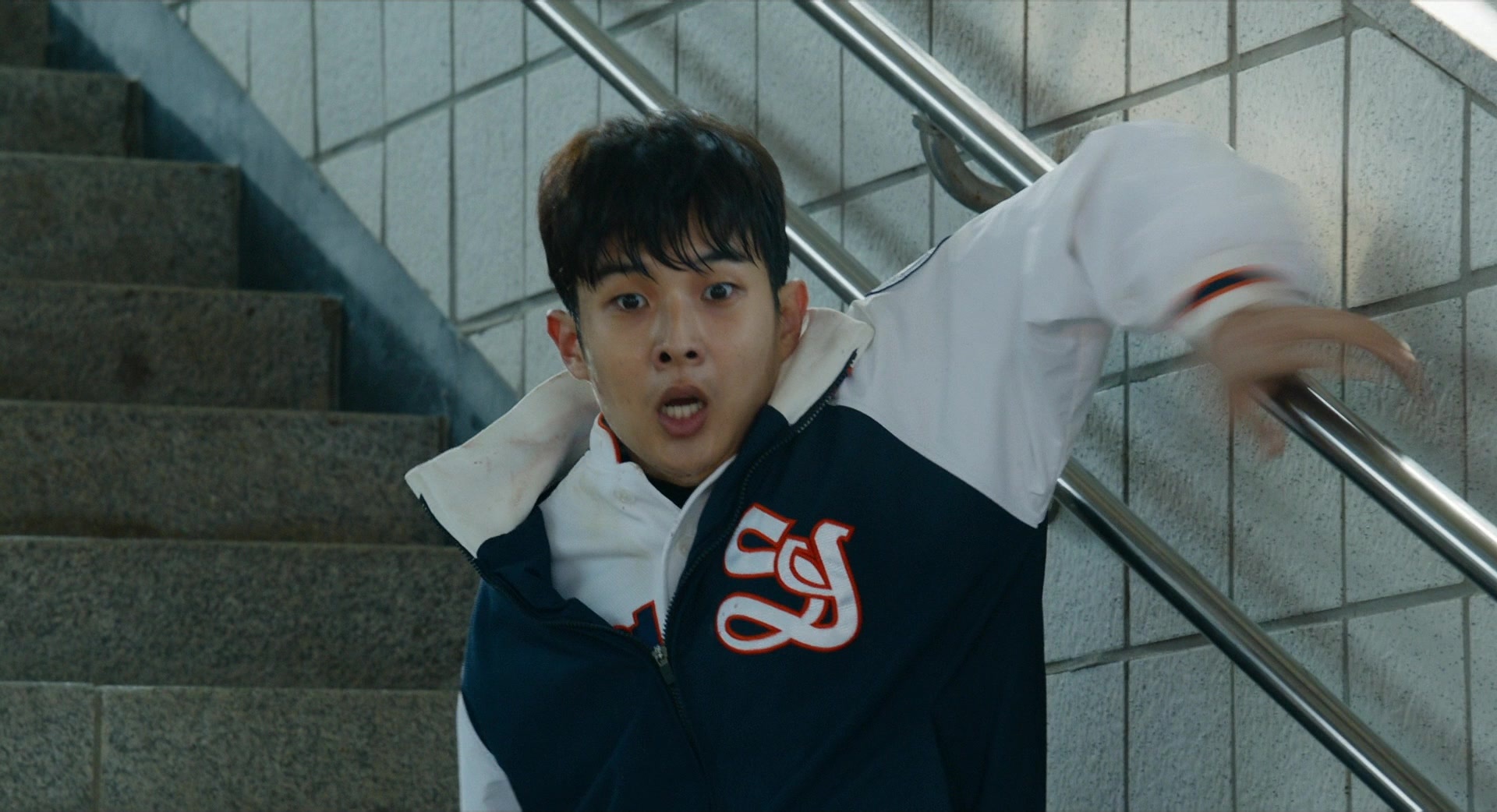 Busanhaeng (2016), wide, 1.84:1 — film still