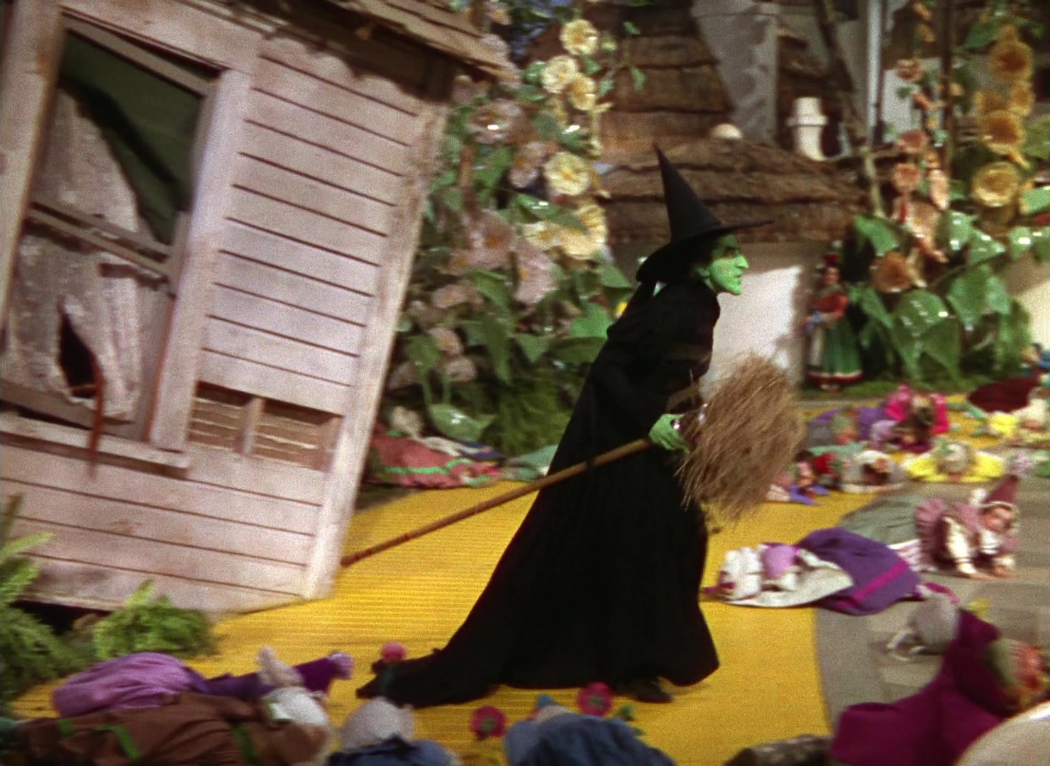 The Wizard of Oz (1939), wide, 1.37:1 — film still