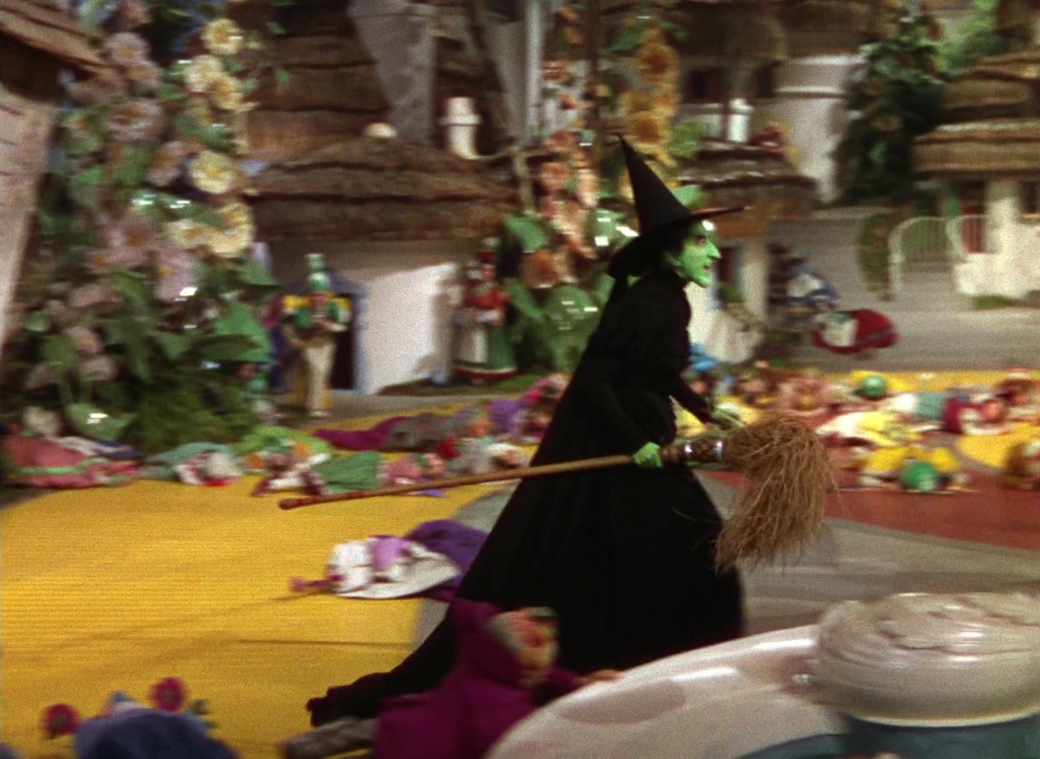 The Wizard of Oz (1939), wide, 1.37:1 — film still