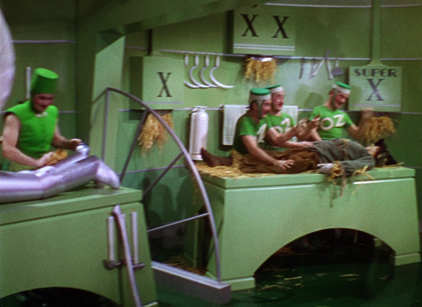 The Wizard of Oz (1939), wide, 1.37:1 — film still