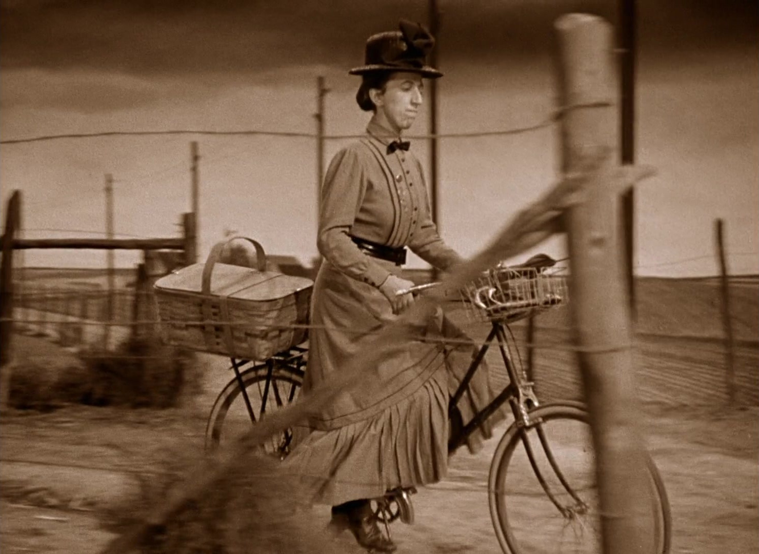 The Wizard of Oz (1939), wide, 1.37:1 — film still