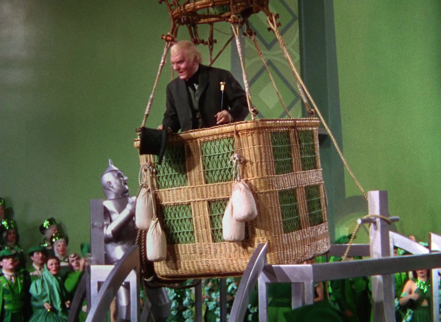 The Wizard of Oz (1939), wide, 1.37:1 — film still