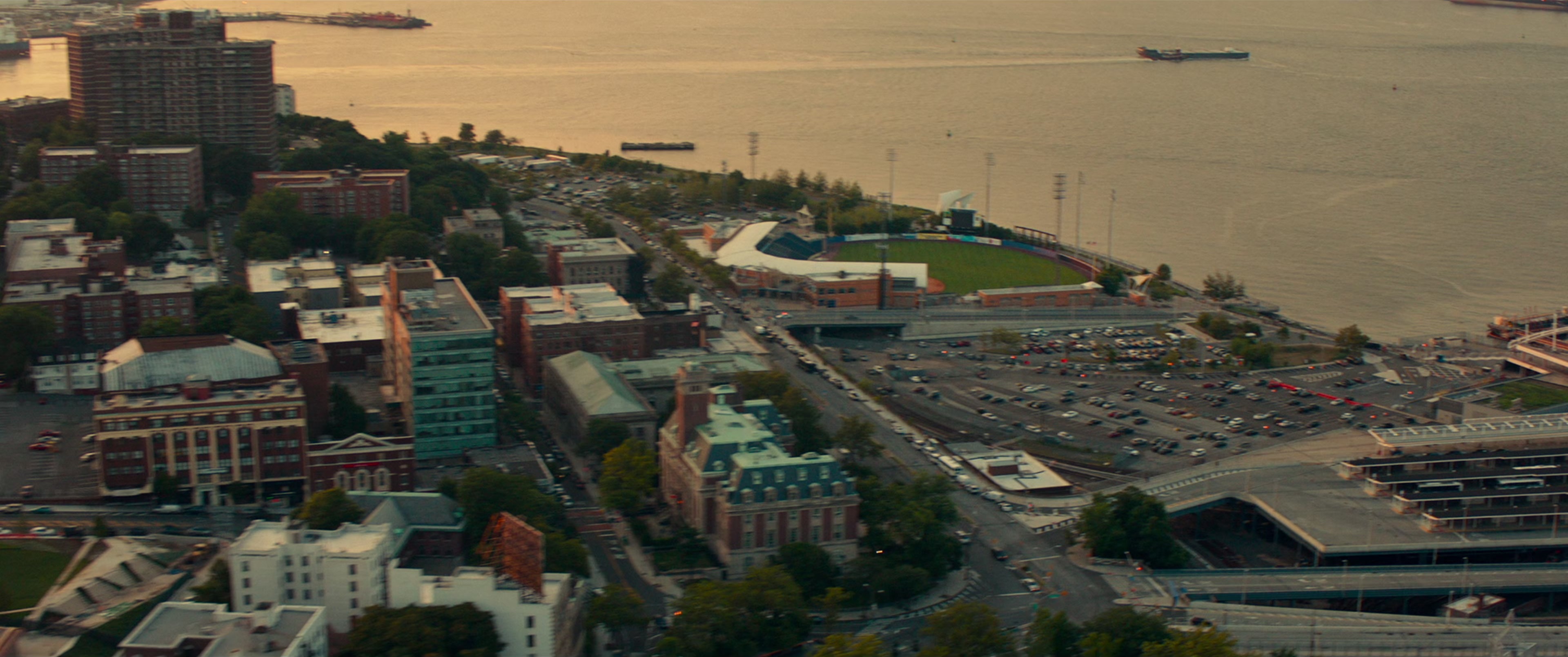 The King of Staten Island (2020), wide, 2.39:1 — film still