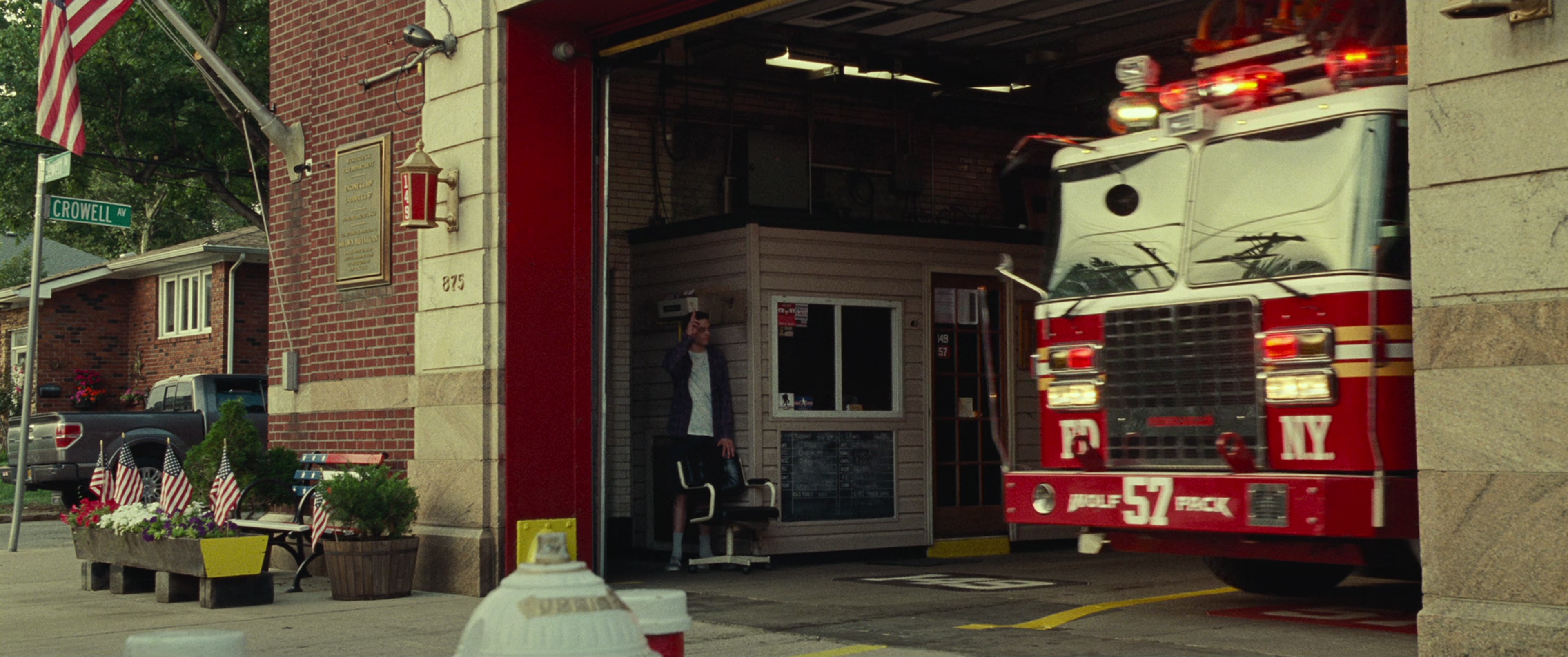The King of Staten Island (2020), wide, 2.39:1 — film still