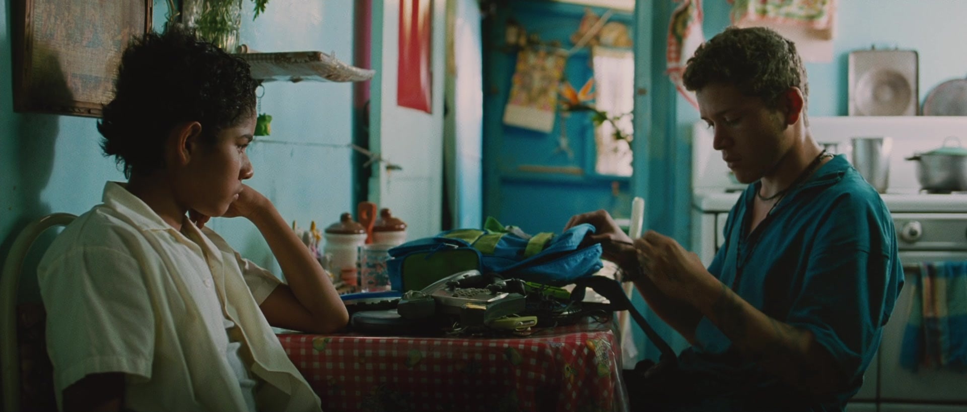 Sin nombre (2009), wide, 2.35:1 — film still