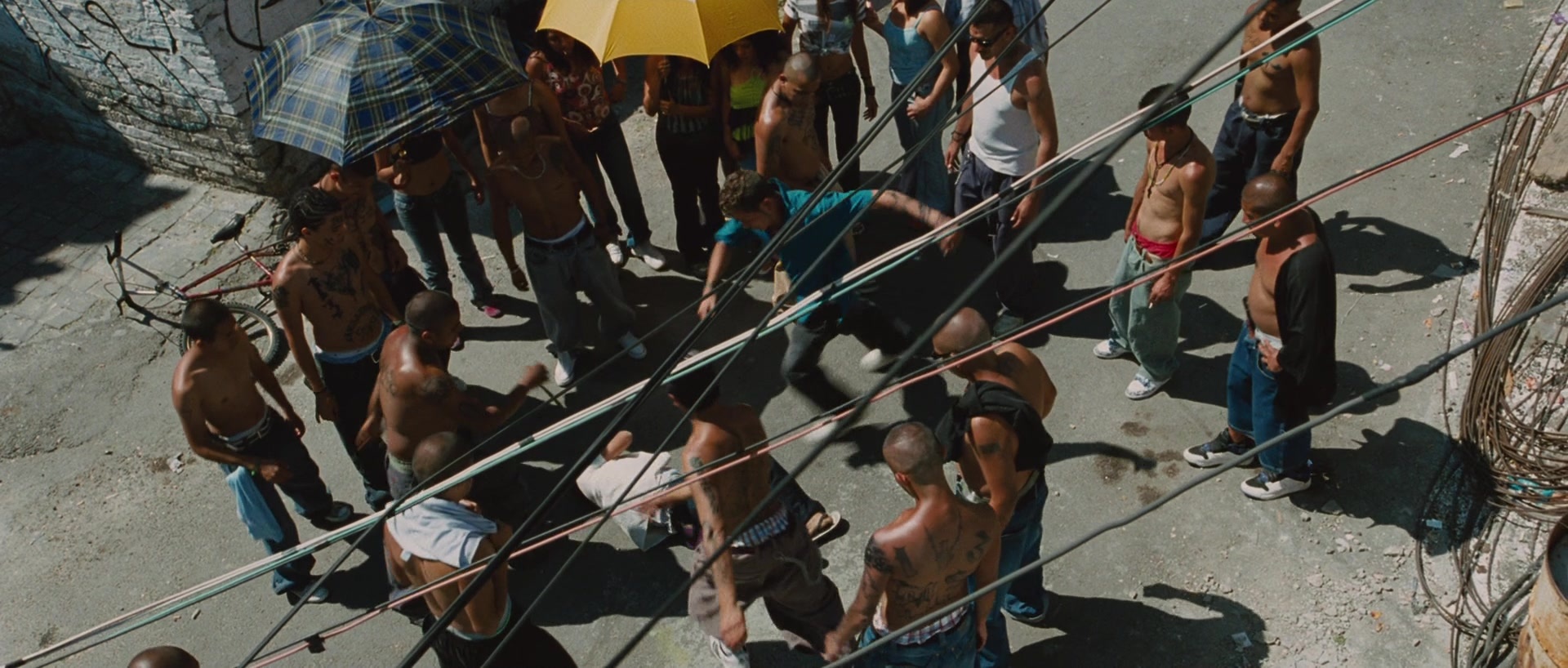Sin nombre (2009), wide, 2.35:1 — film still