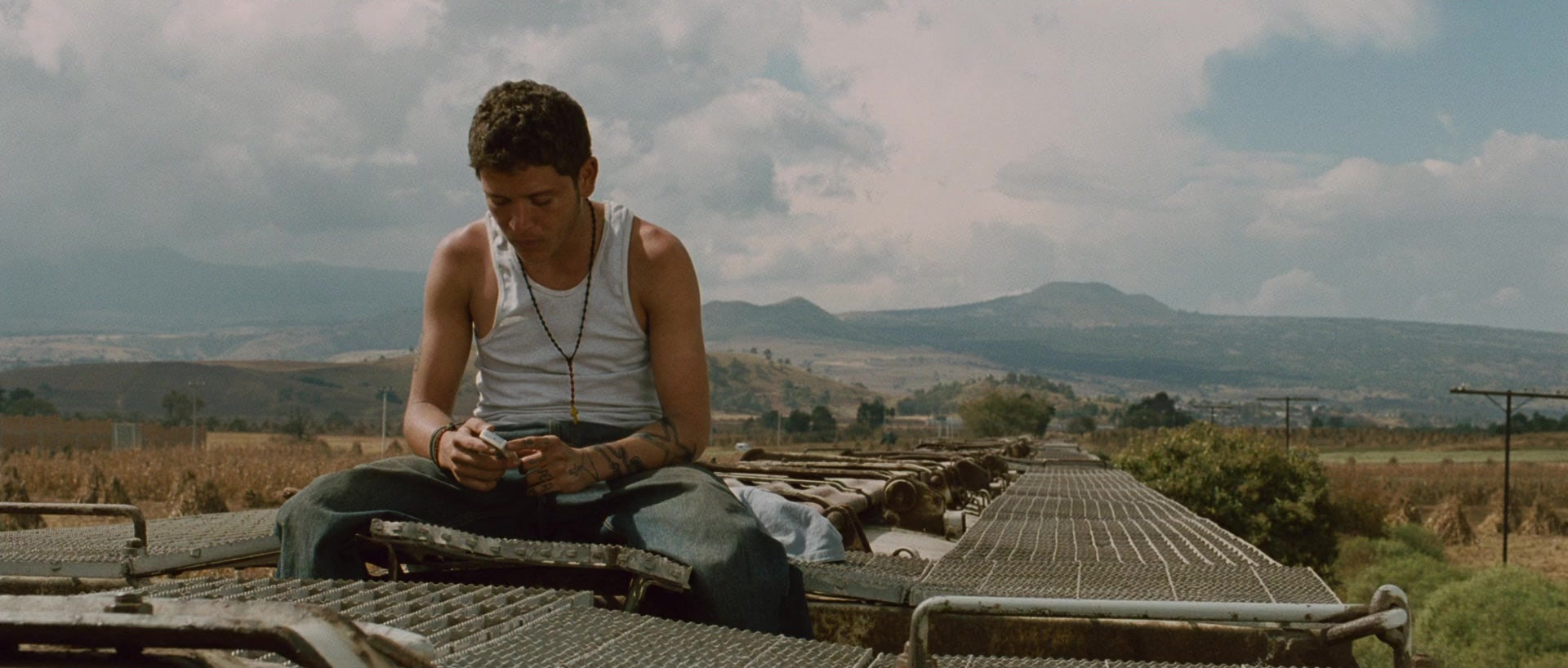 Sin nombre (2009), wide, 2.35:1 — film still