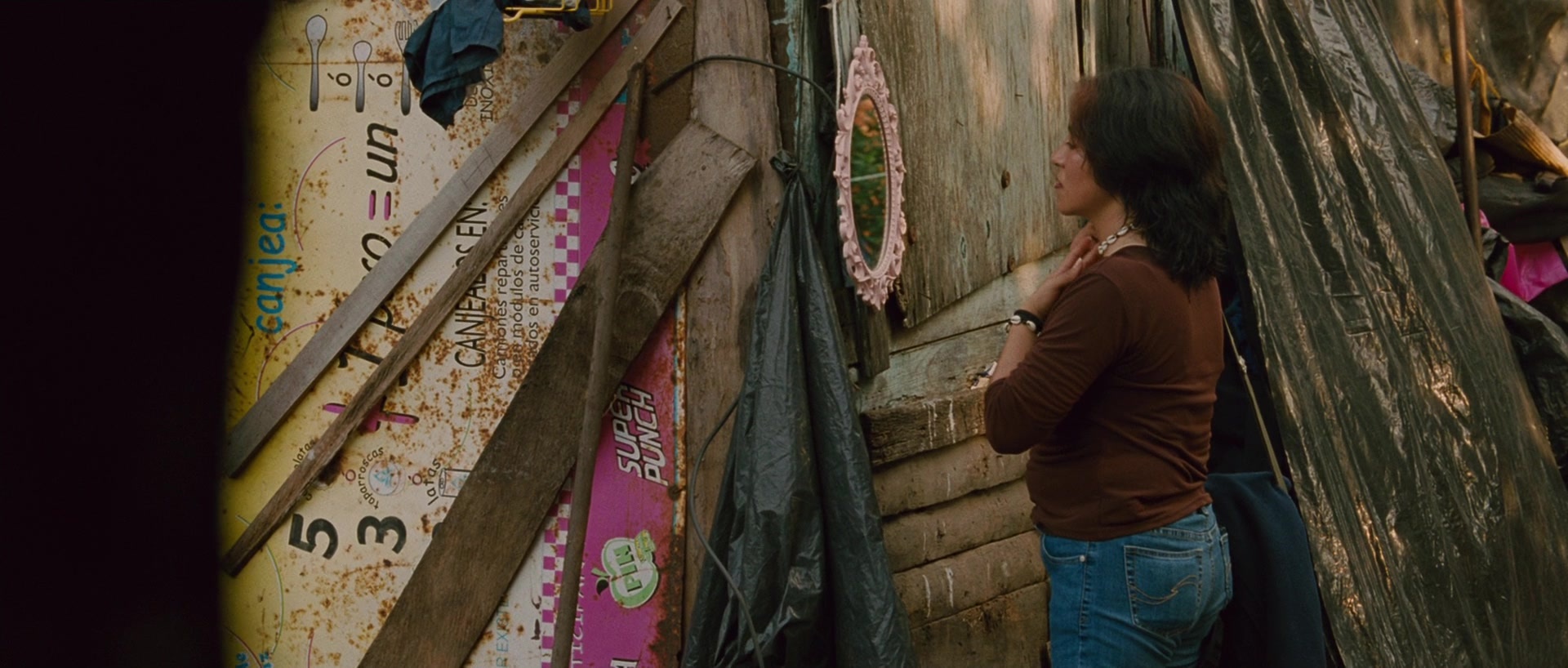 Sin nombre (2009), wide, 2.35:1 — film still
