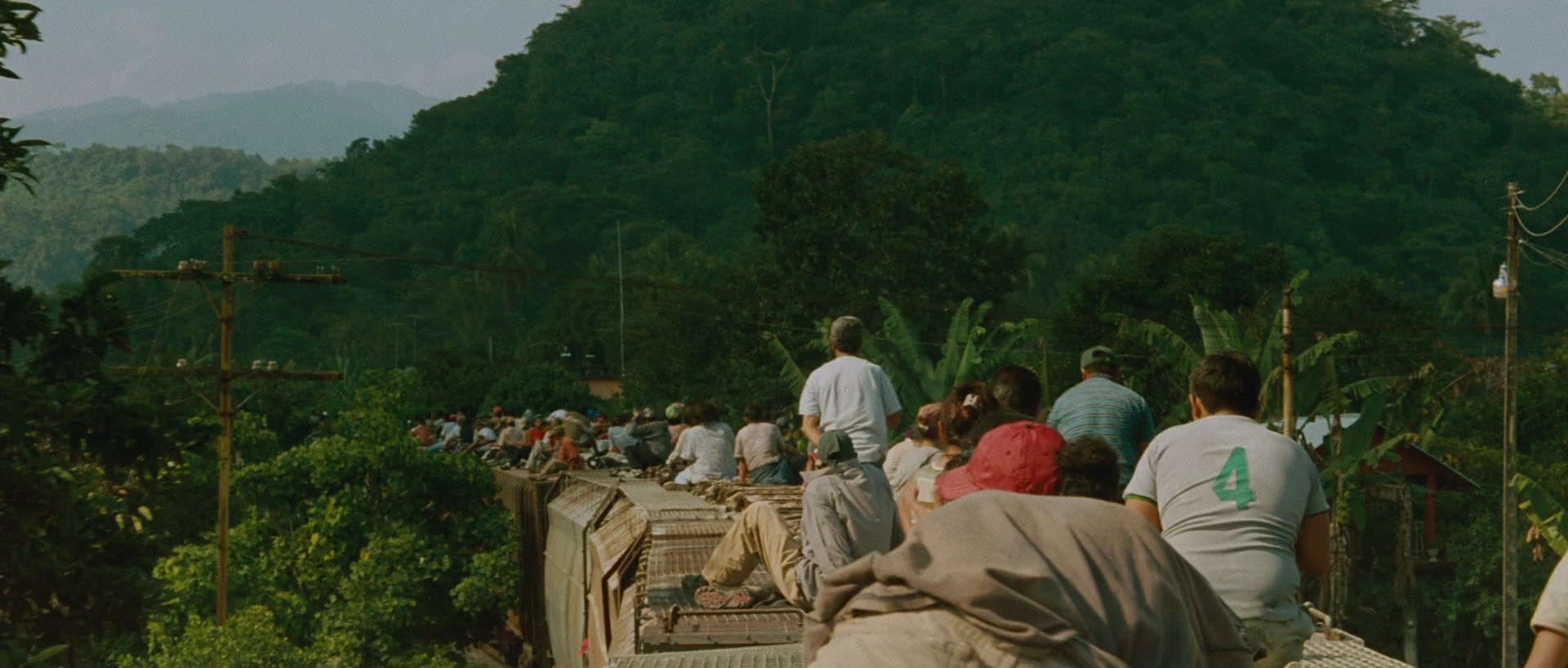 Sin nombre (2009), wide, 2.35:1 — film still