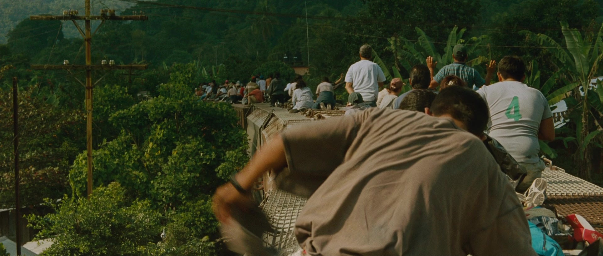 Sin nombre (2009), wide, 2.35:1 — film still