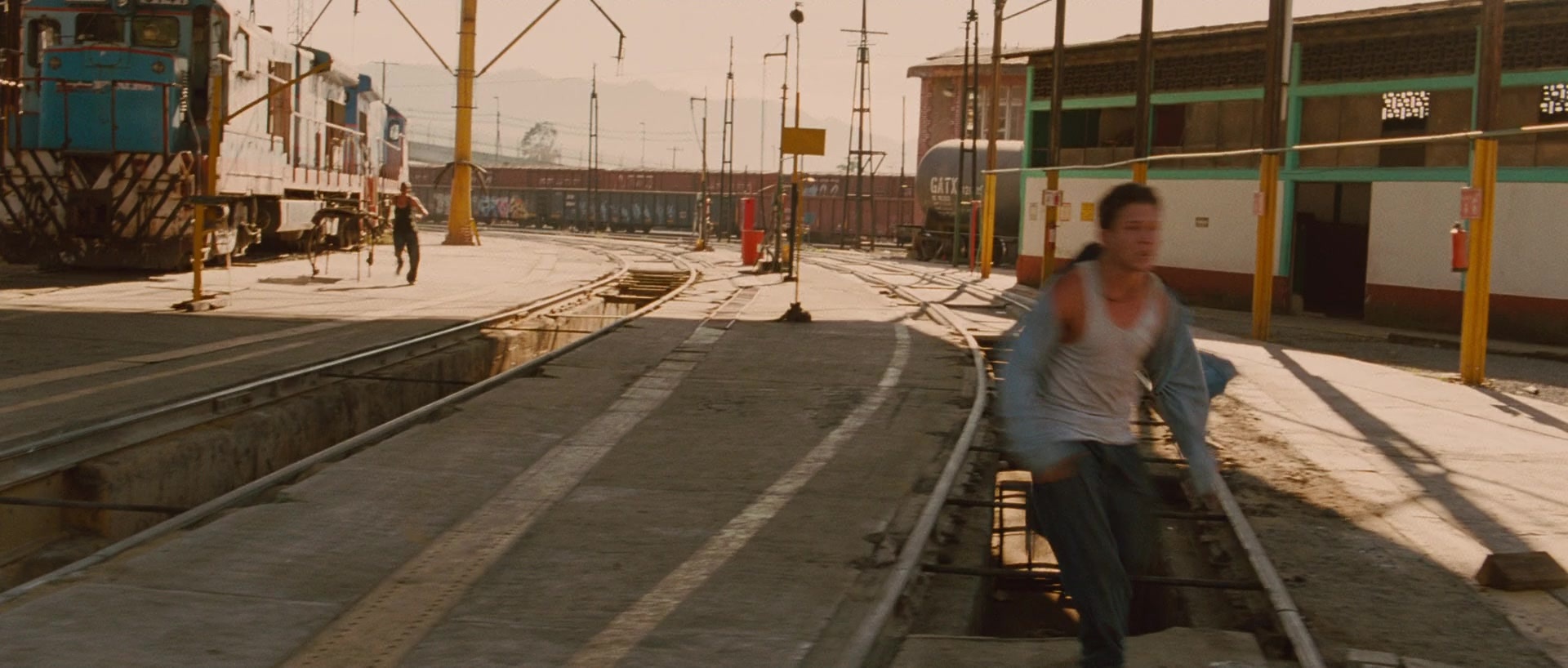 Sin nombre (2009), wide, 2.35:1 — film still