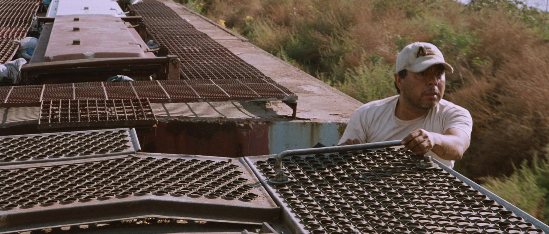 Sin nombre (2009), wide, 2.35:1 — film still
