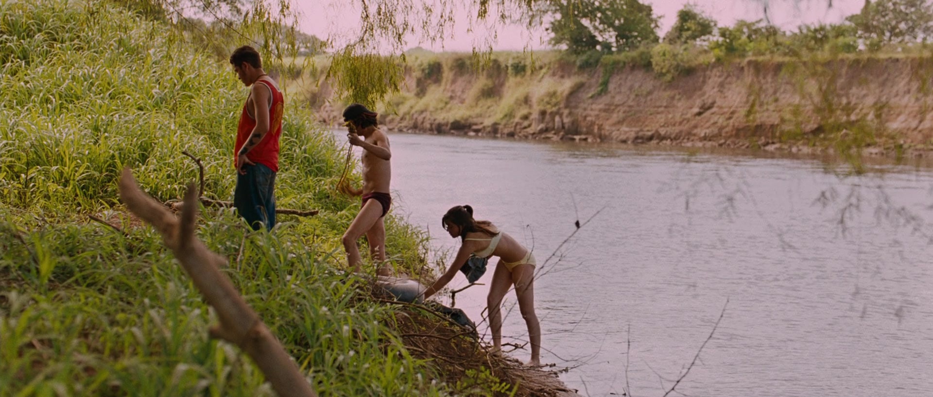 Sin nombre (2009), wide, 2.35:1 — film still