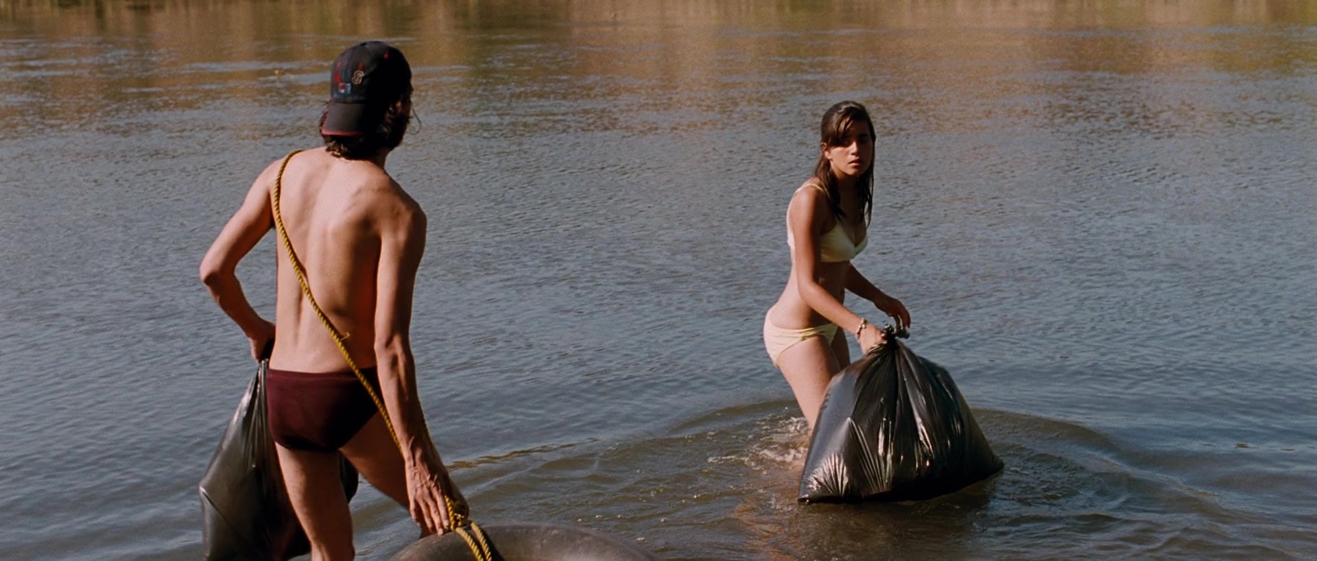 Sin nombre (2009), wide, 2.35:1 — film still