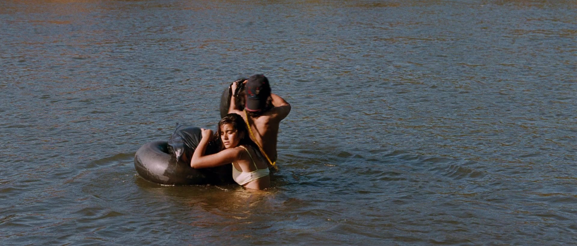 Sin nombre (2009), wide, 2.35:1 — film still