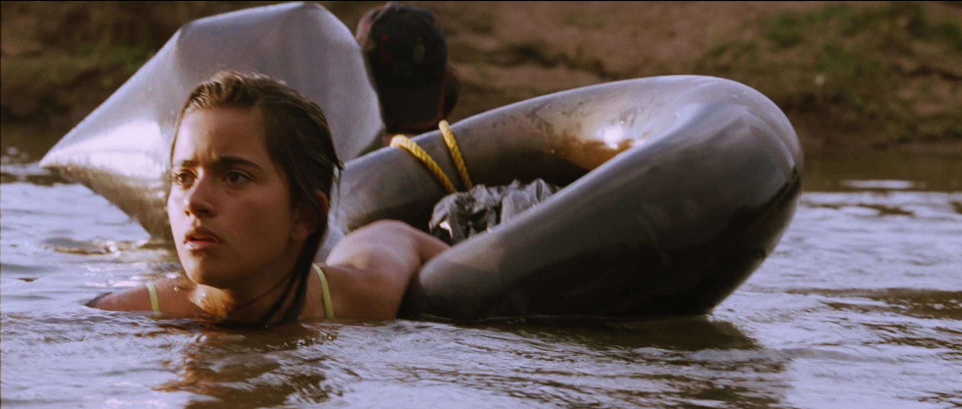 Sin nombre (2009), wide, 2.35:1 — film still