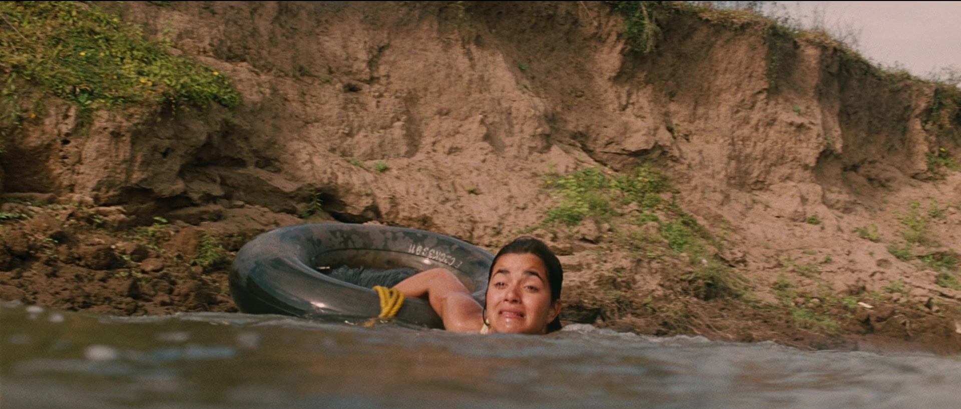 Sin nombre (2009), wide, 2.35:1 — film still