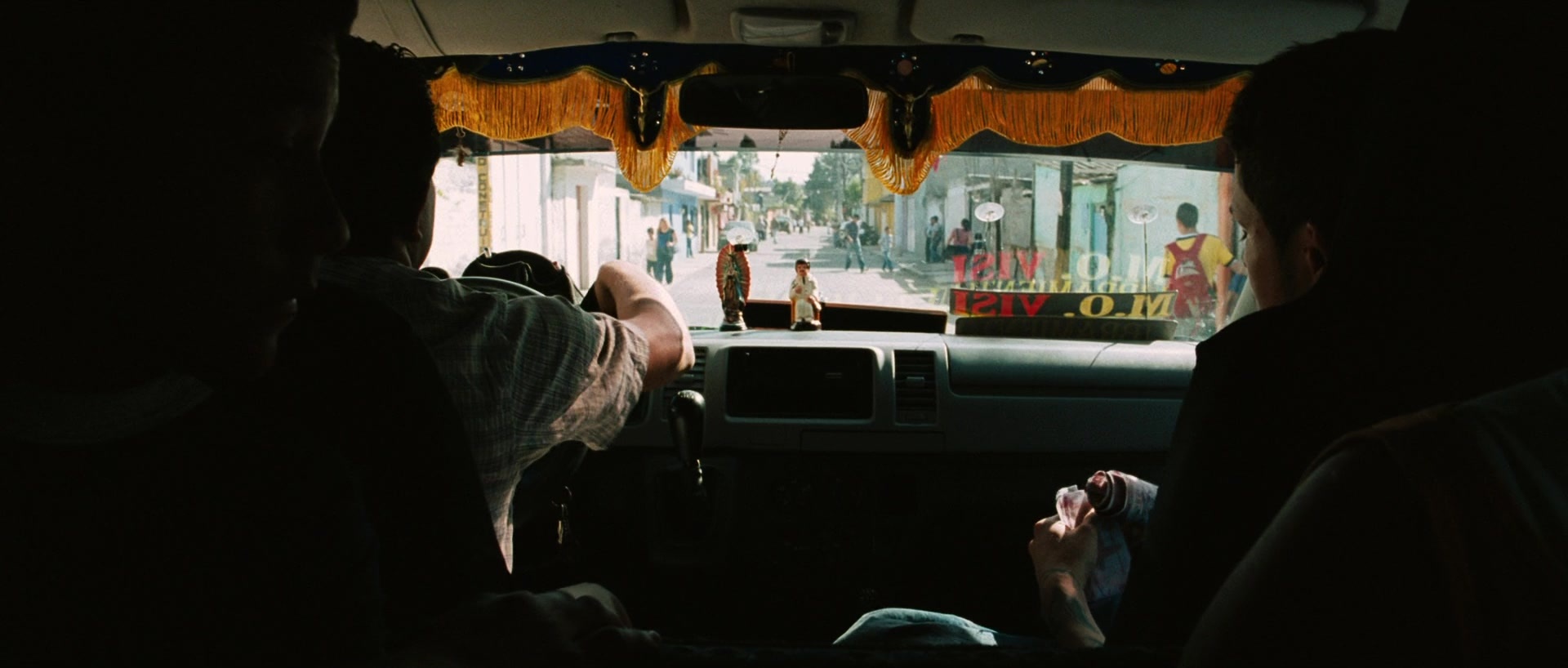 Sin nombre (2009), wide, 2.35:1 — film still