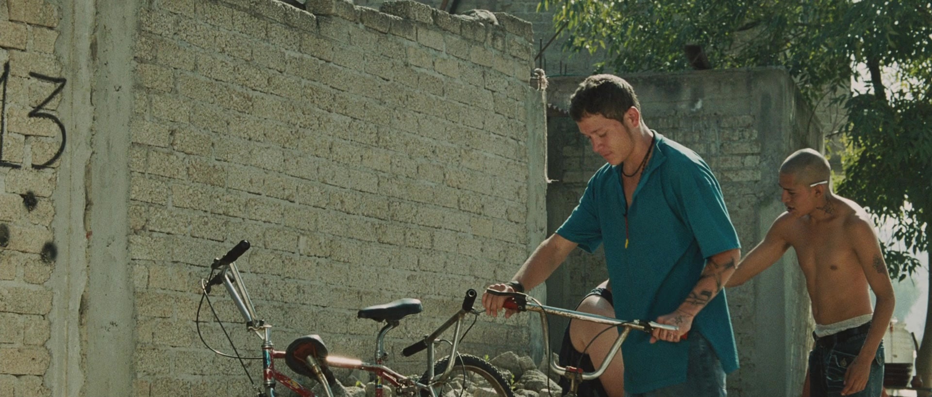 Sin nombre (2009), wide, 2.35:1 — film still