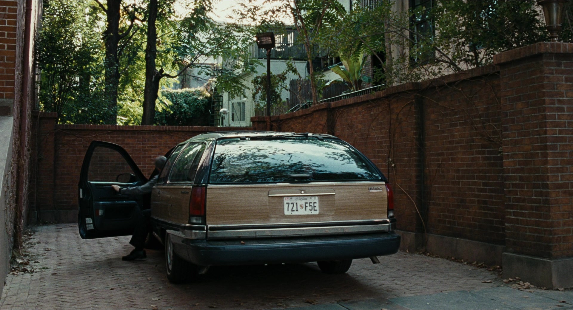 Burn After Reading (2008), wide, 1.85:1 — film still