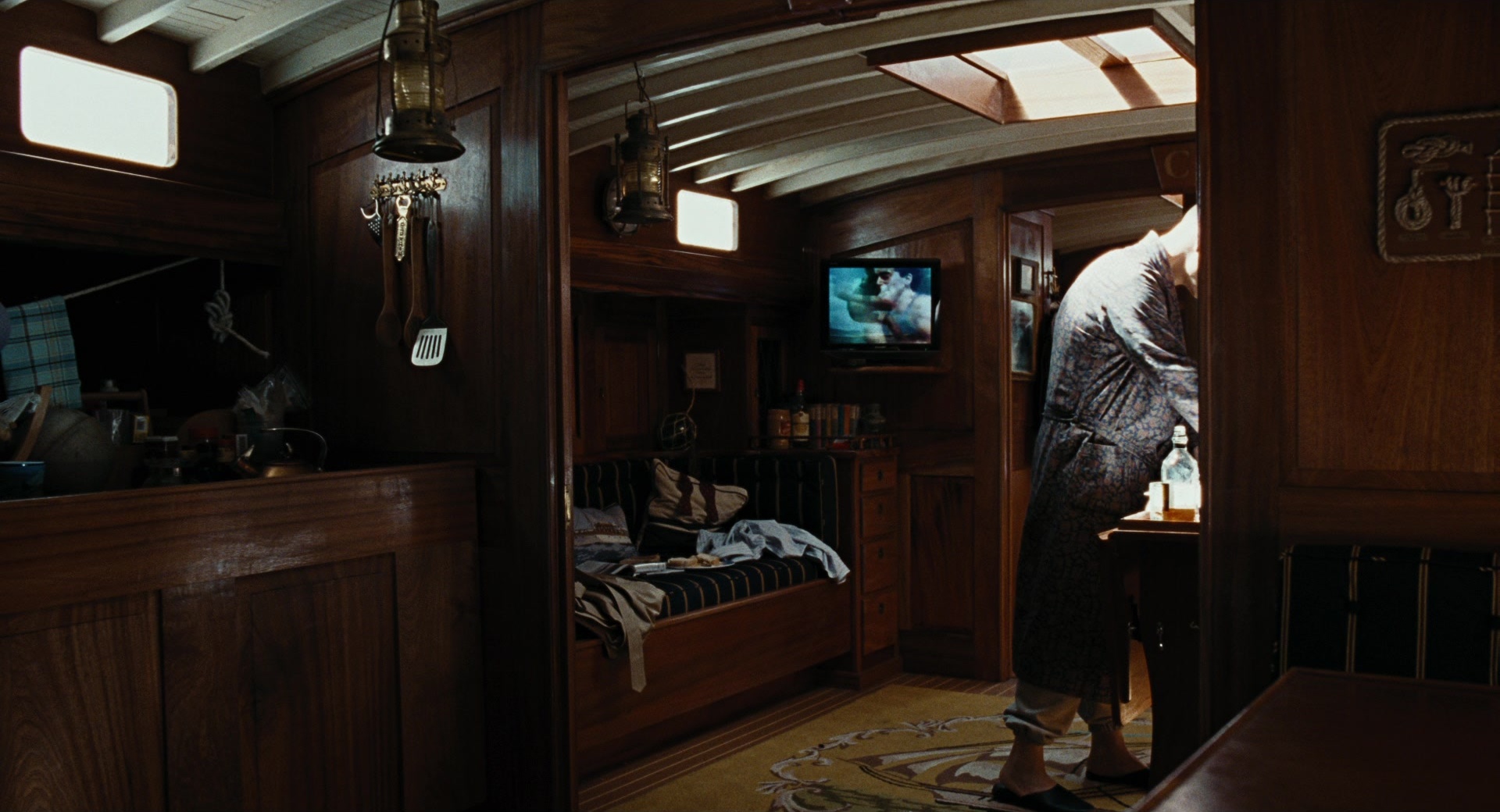 Burn After Reading (2008), wide, 1.85:1 — film still