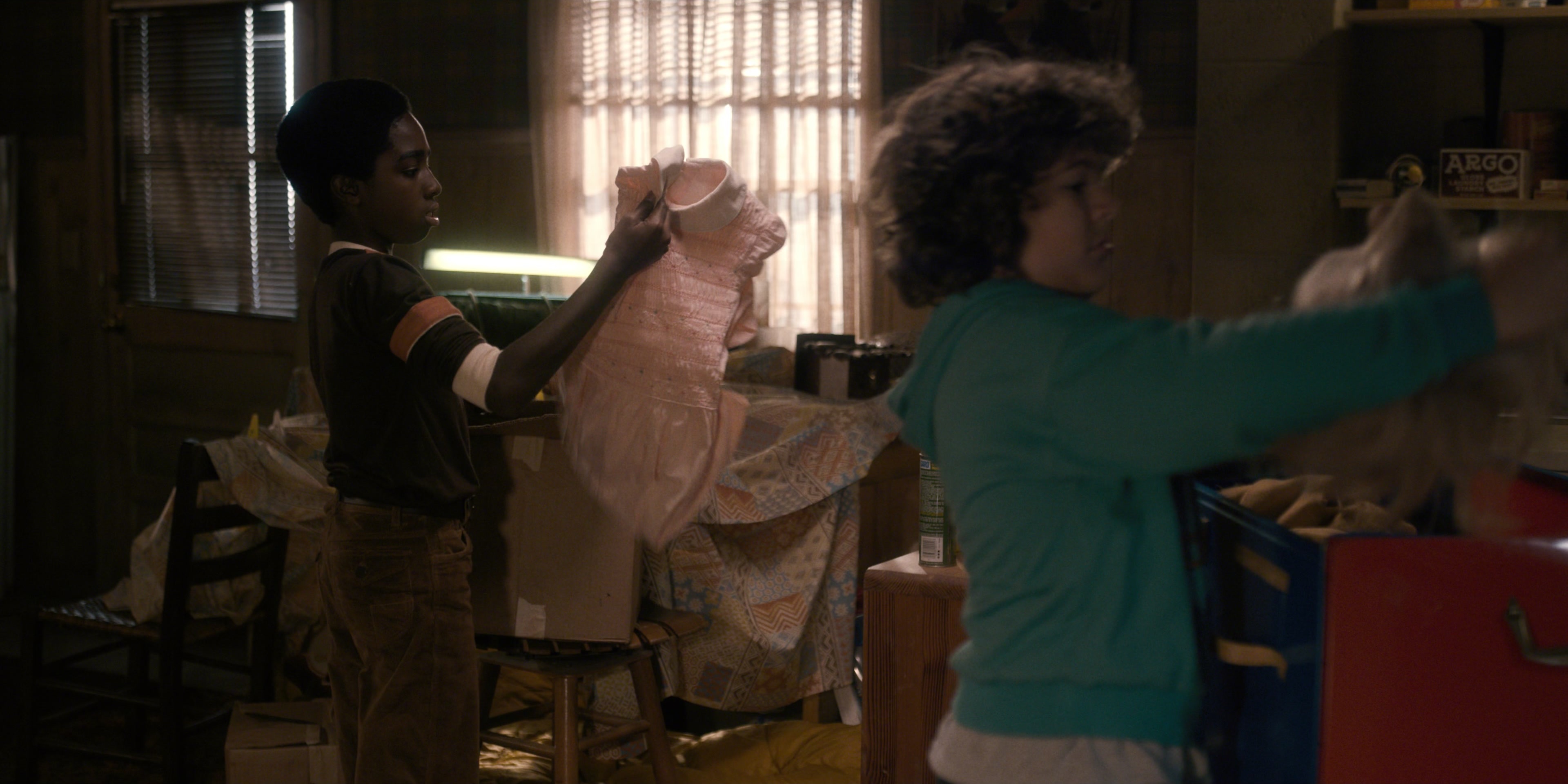 Stranger Things (2016), wide, 2.00:1 — film still