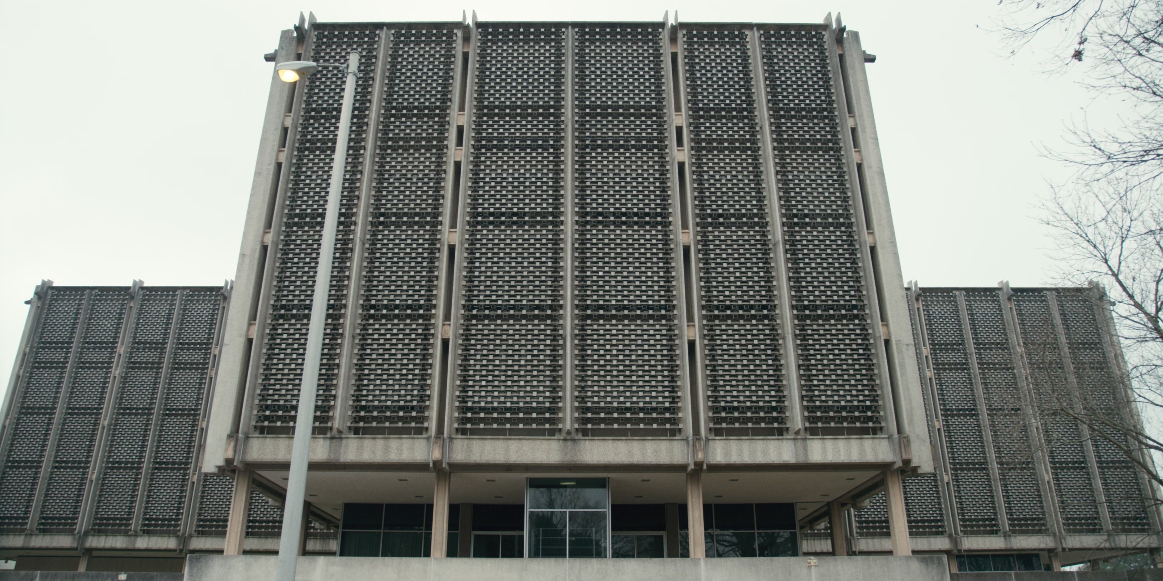 Stranger Things (2016), wide, 2.00:1 — film still