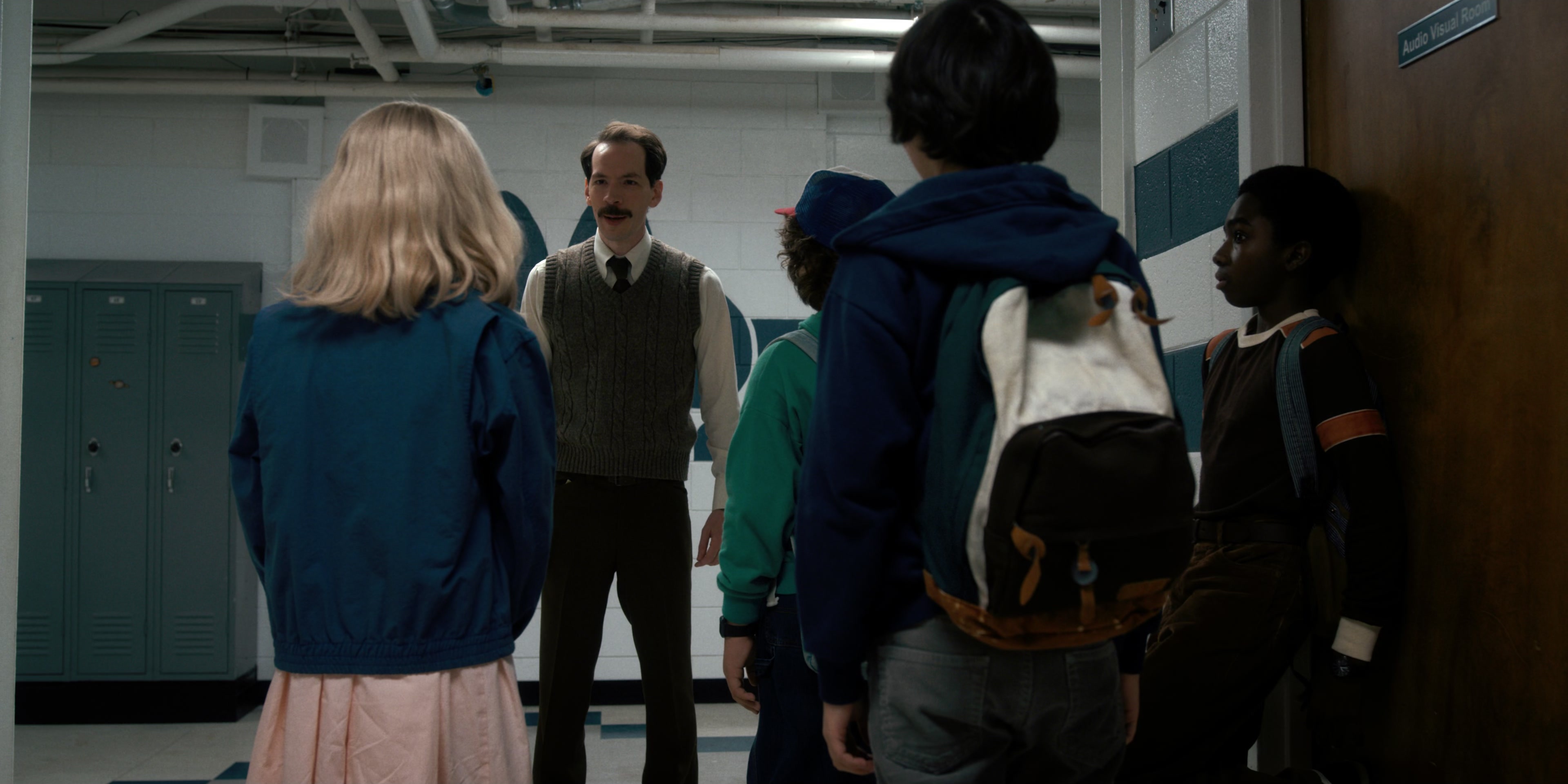 Stranger Things (2016), wide, 2.00:1 — film still