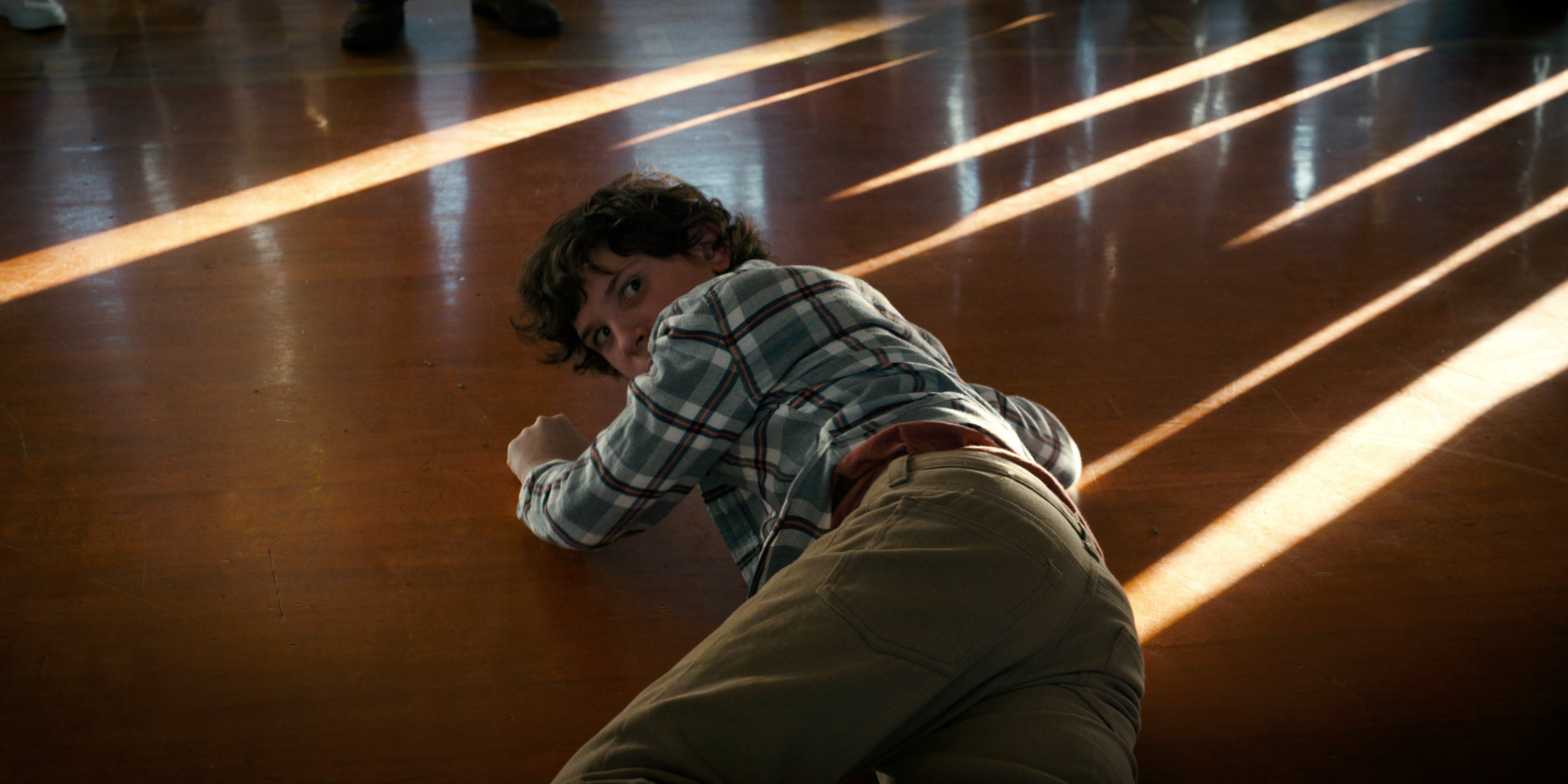 Stranger Things (2016), wide, 2.00:1 — film still