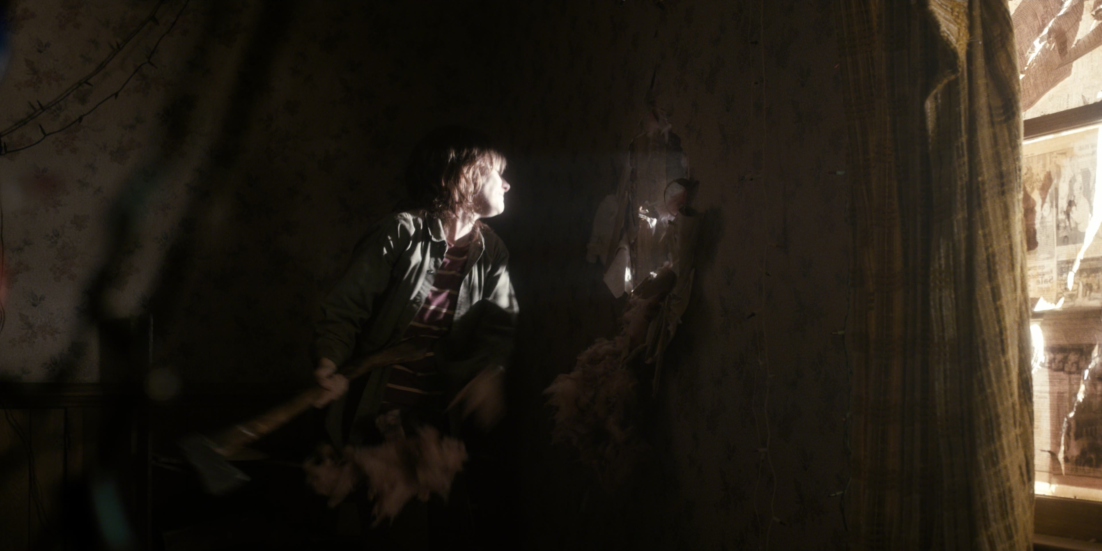 Stranger Things (2016), wide, 2.00:1 — film still