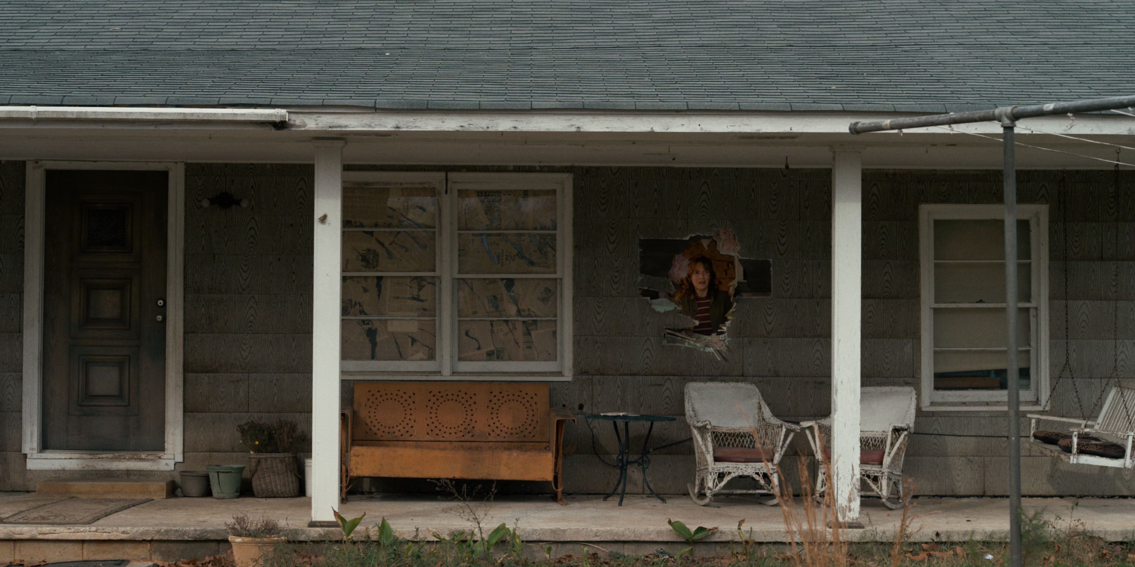 Stranger Things (2016), wide, 2.00:1 — film still