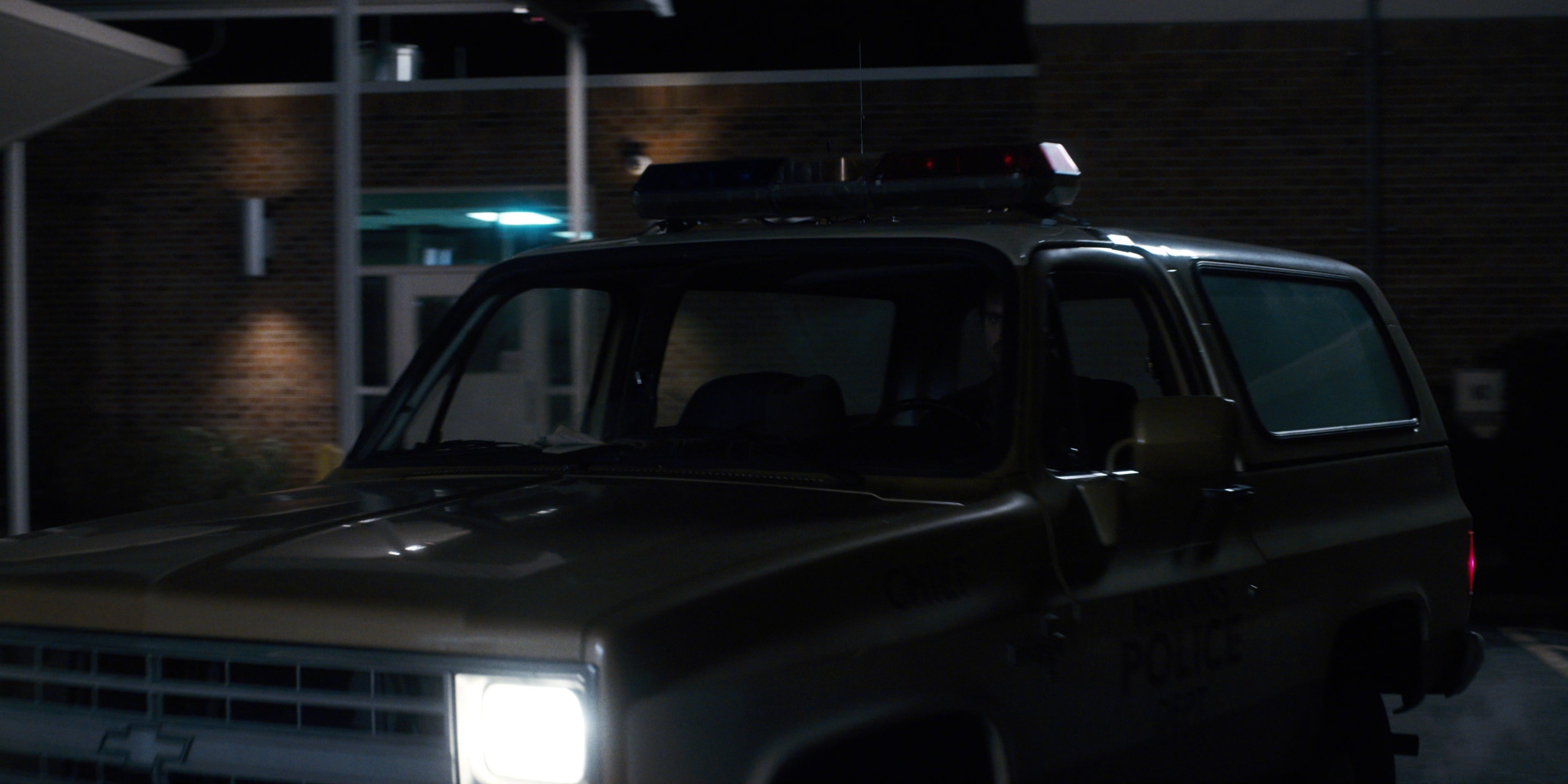 Stranger Things (2016), wide, 2.00:1 — film still